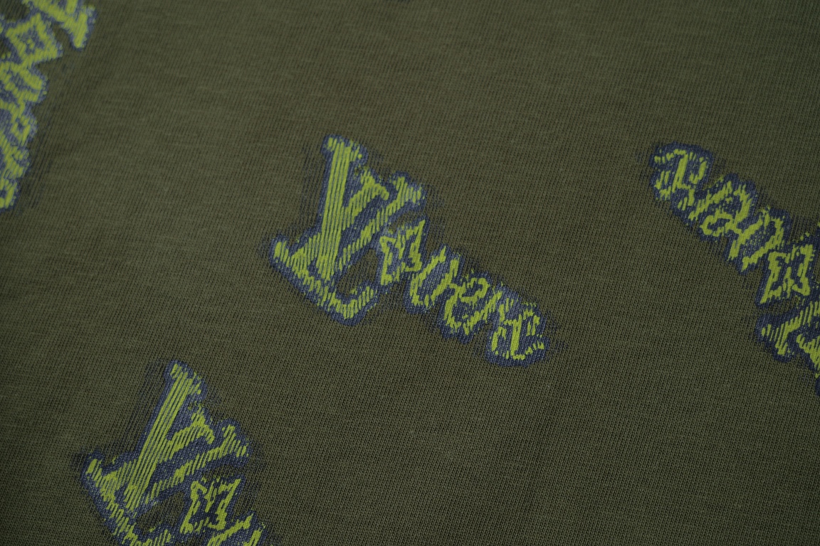 LV 高仿軍綠全字母刺繡短袖T恤 時尚街頭百搭款｜歐美奢侈品精品推薦