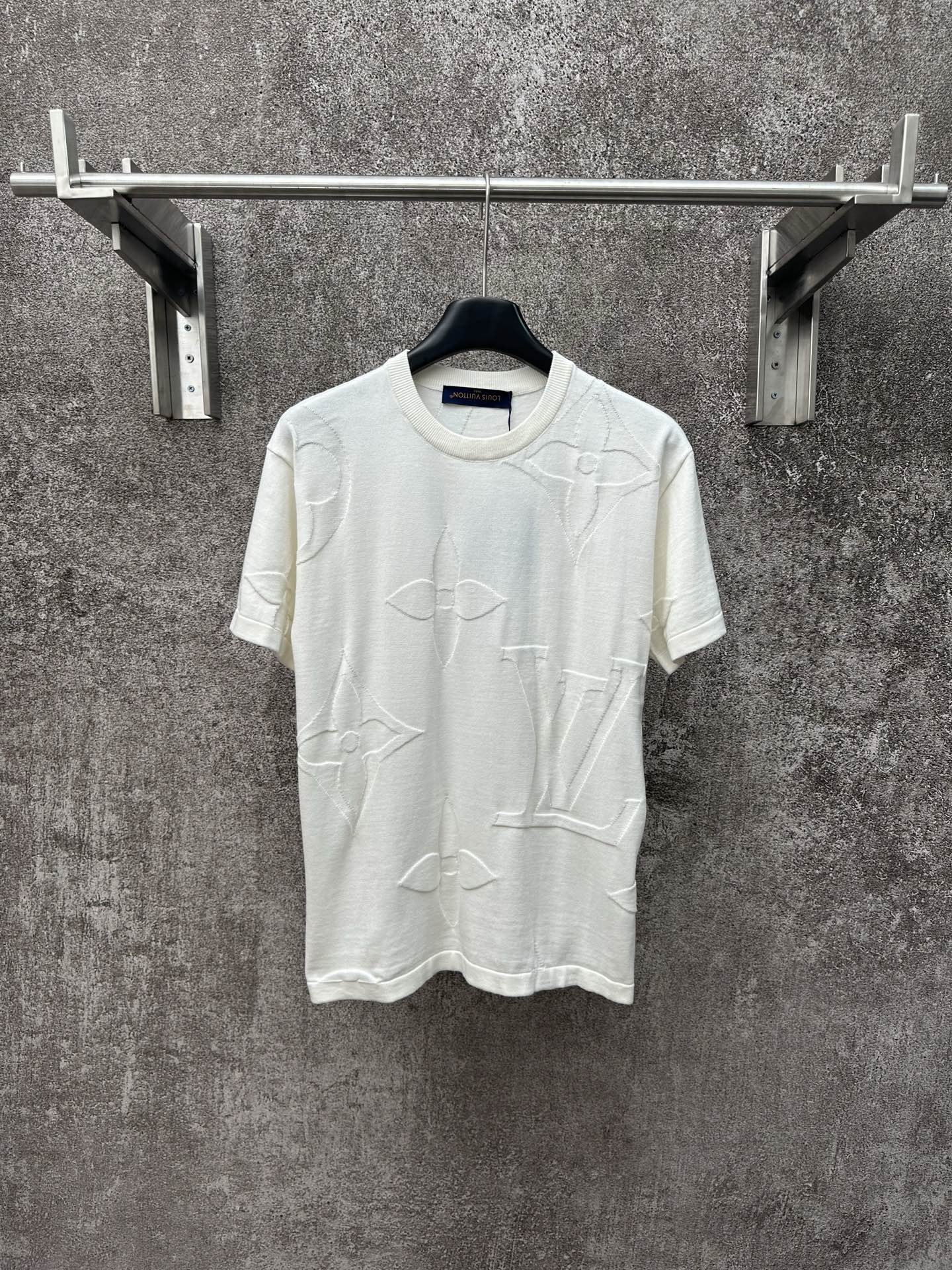 LV 一比一立體提花白色短袖T恤 精品純棉休閒款｜歐美奢侈品精品推薦