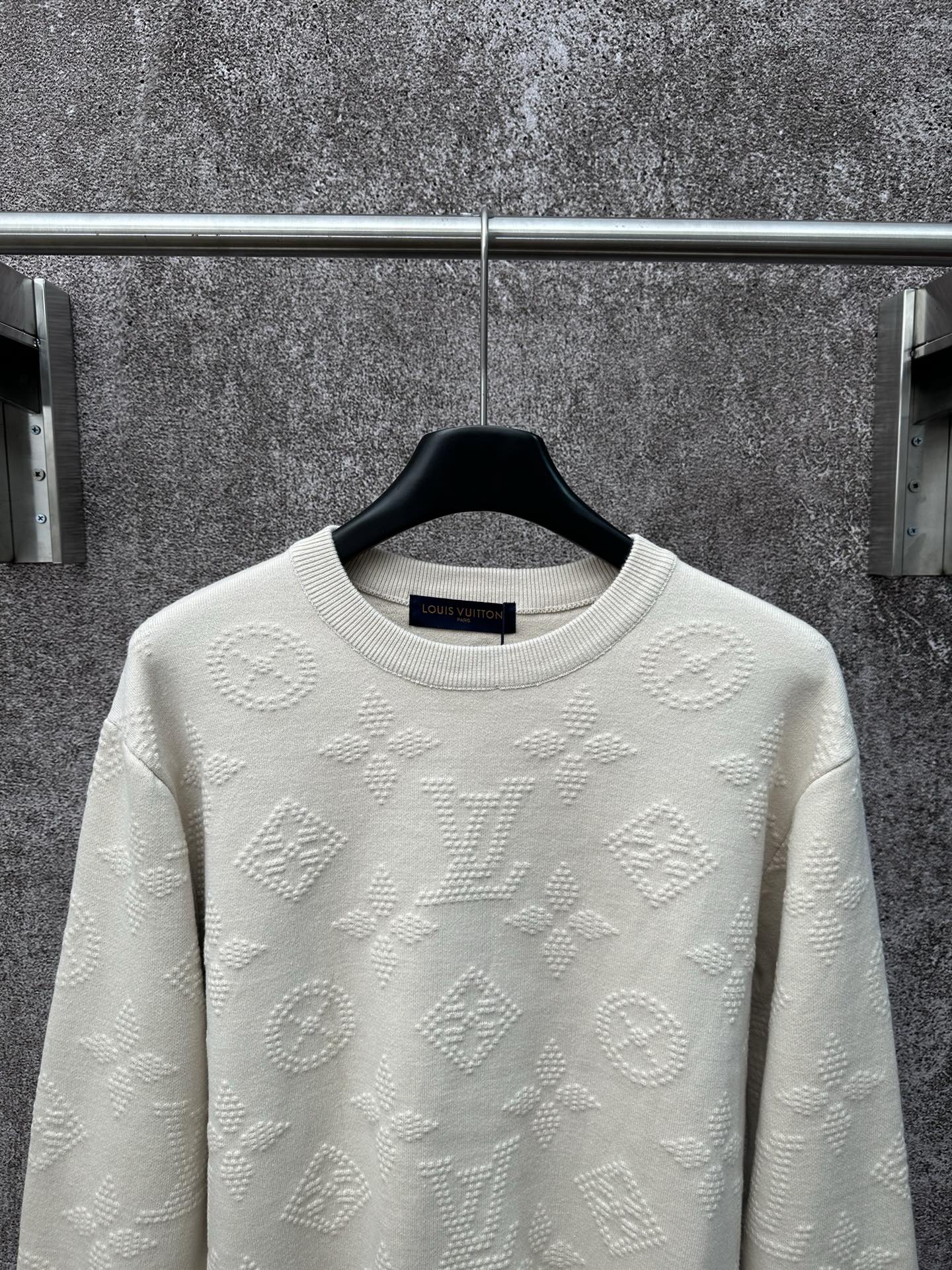 LV 復刻Monogram立體針織毛衣 奶白質感長袖｜歐美奢侈品精品推薦