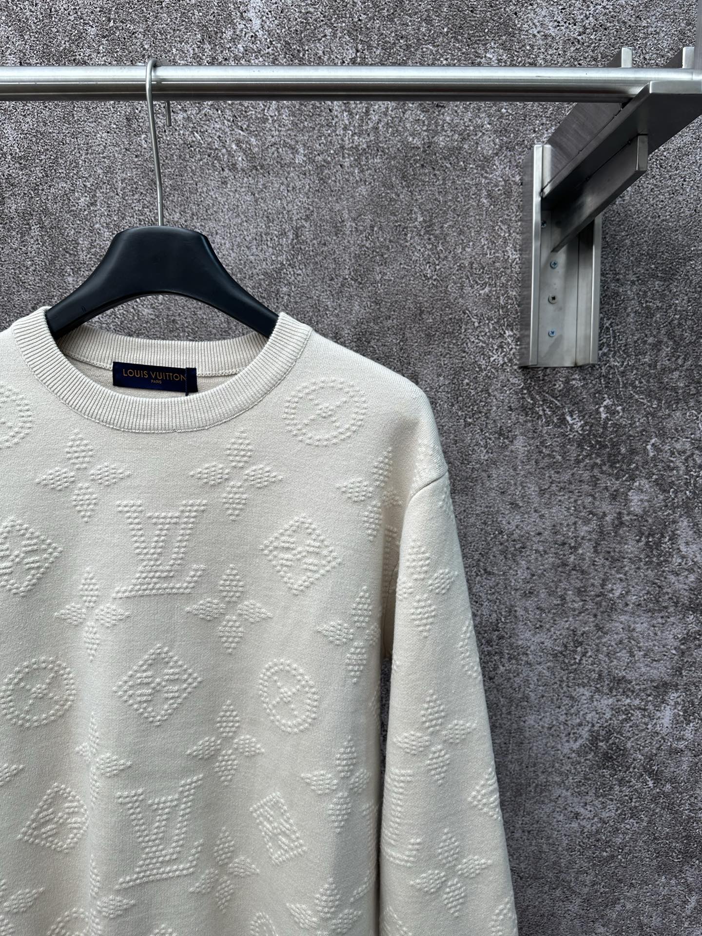 LV 復刻Monogram立體針織毛衣 奶白質感長袖｜歐美奢侈品精品推薦