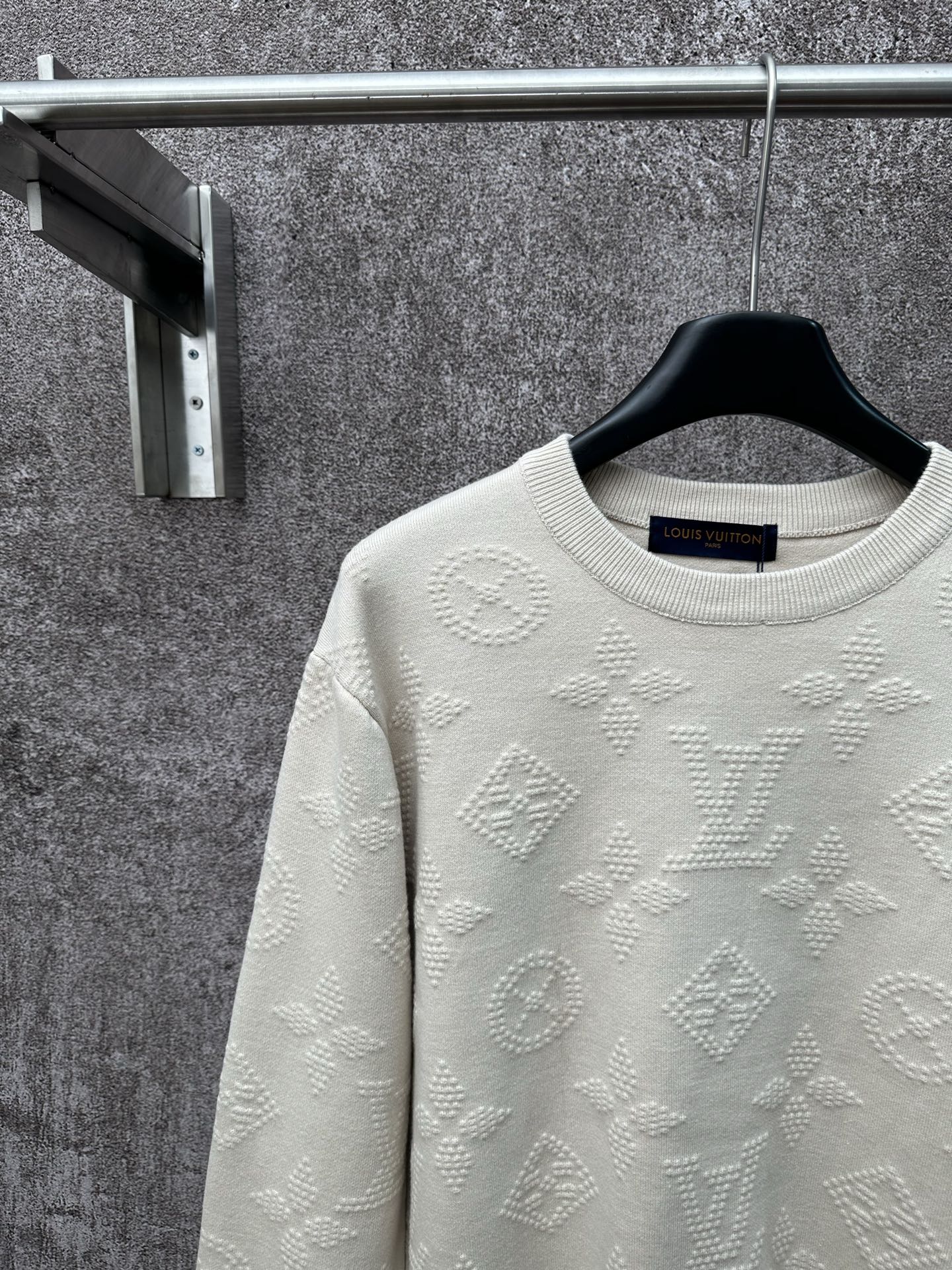 LV 復刻Monogram立體針織毛衣 奶白質感長袖｜歐美奢侈品精品推薦