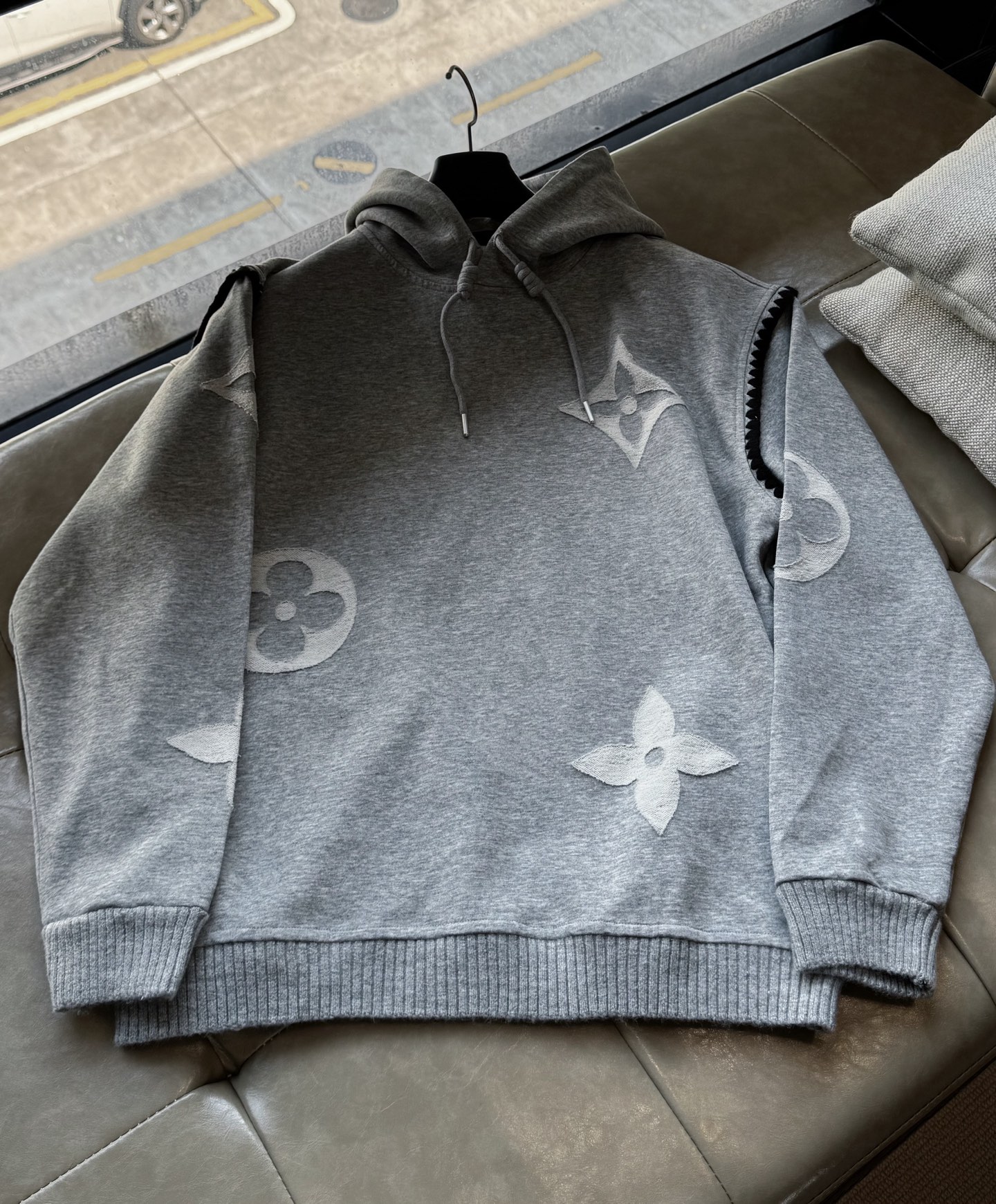 LV 原單Monogram提花灰色連帽衛衣 精品厚棉款｜歐美奢侈品精品推薦