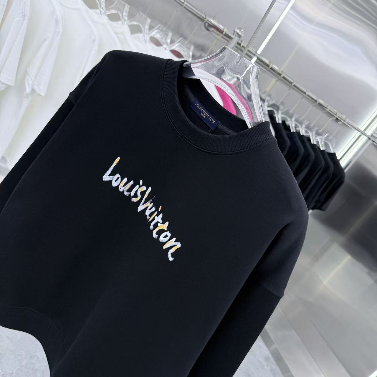 LV A級版本Logo黑色衛衣 經典字樣長袖上衣｜歐美奢侈品精品推薦