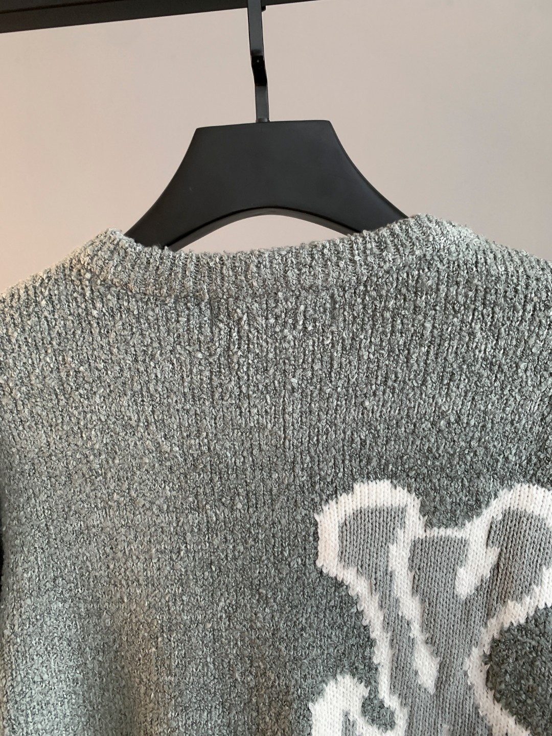 LV原單男士灰色針織長袖 毛圈質感大字母刺繡設計｜歐美奢侈品精品推薦