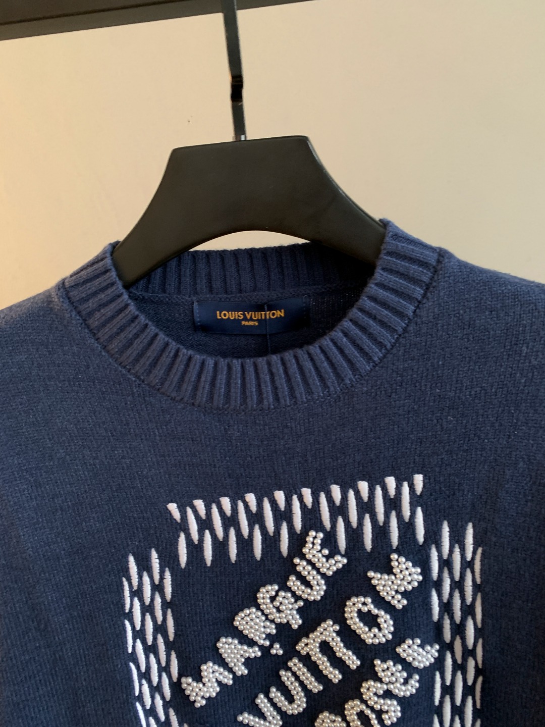 LV一比一男士針織長袖 深藍撞白字紋 高質感休閒|超A仿原單精品圖片 13 LV一比一男士針織長袖 深藍撞白字紋 高質感休閒|歐美奢侈品精品推薦