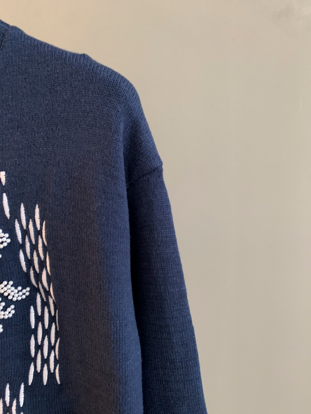 LV一比一男士針織長袖 深藍撞白字紋 高質感休閒|超A仿原單精品圖片 10 LV一比一男士針織長袖 深藍撞白字紋 高質感休閒|歐美奢侈品精品推薦