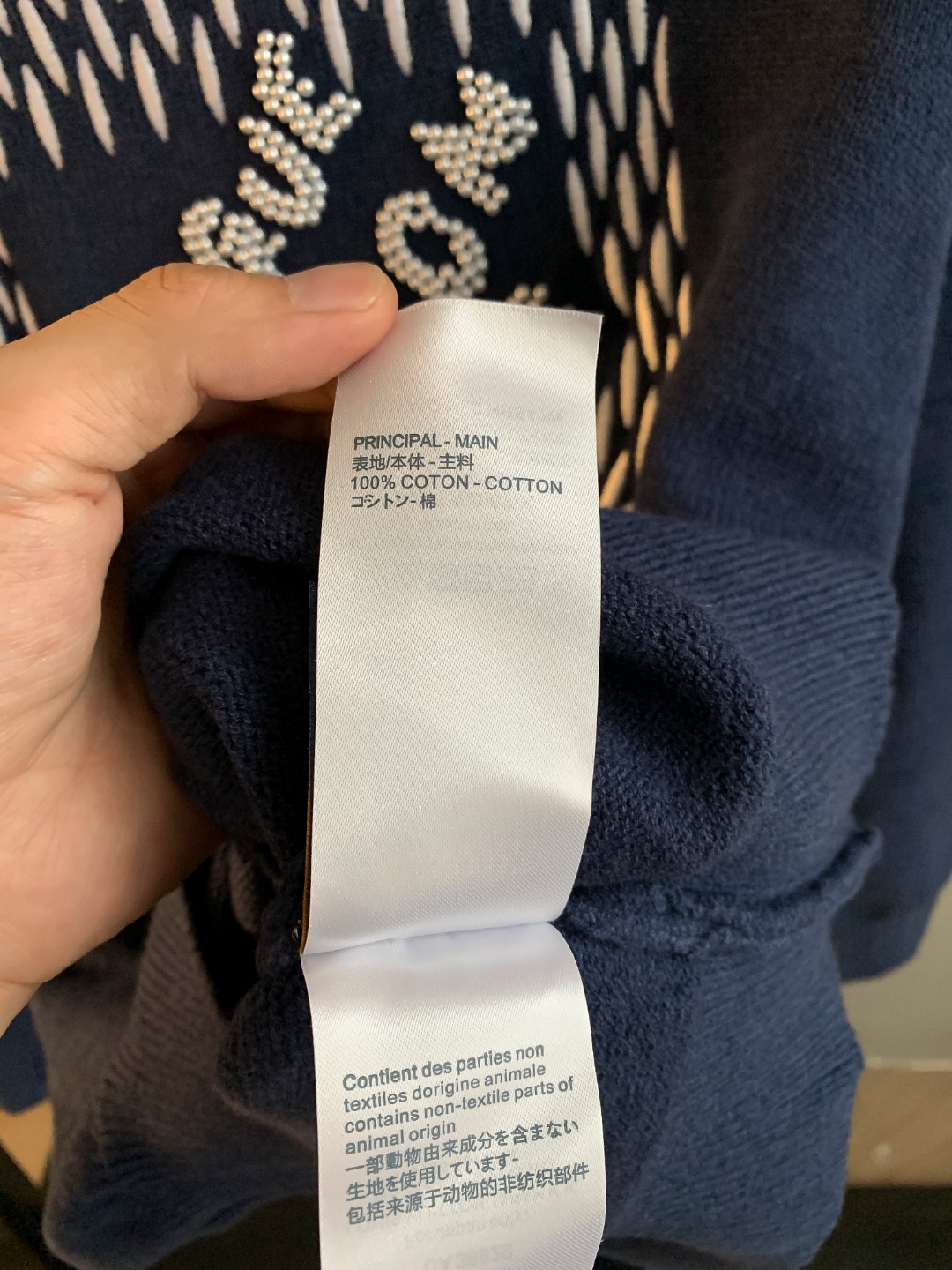 LV一比一男士針織長袖 深藍撞白字紋 高質感休閒|超A仿原單精品圖片 7 LV一比一男士針織長袖 深藍撞白字紋 高質感休閒|歐美奢侈品精品推薦