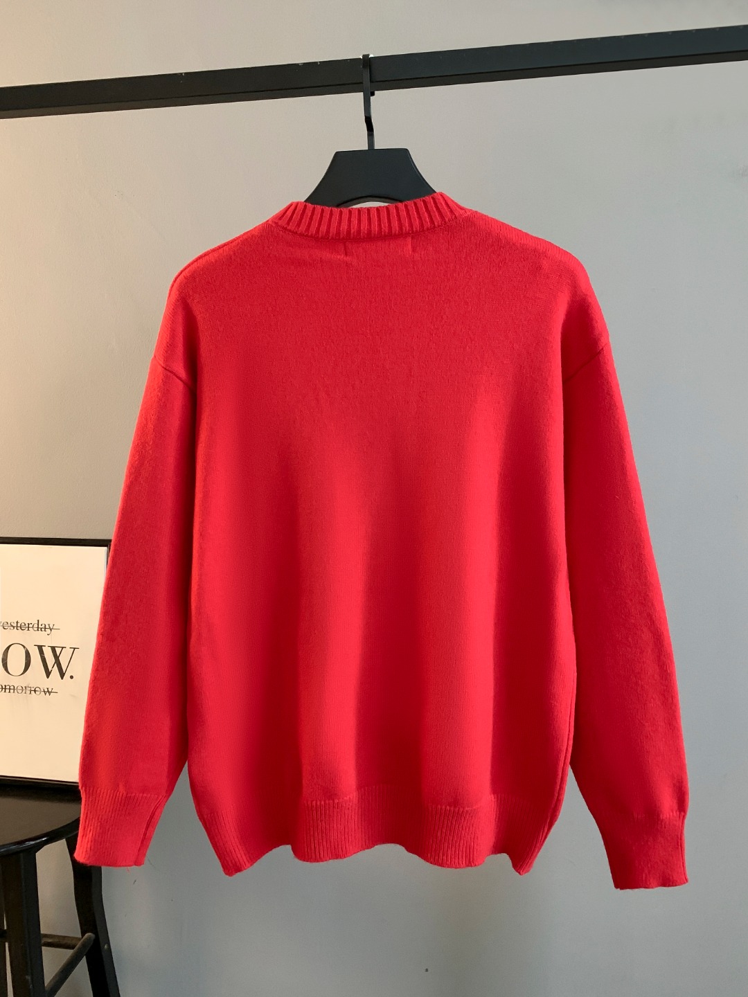 LV高仿男士紅色針織長袖 撞色品牌字樣刺繡｜歐美奢侈品精品推薦