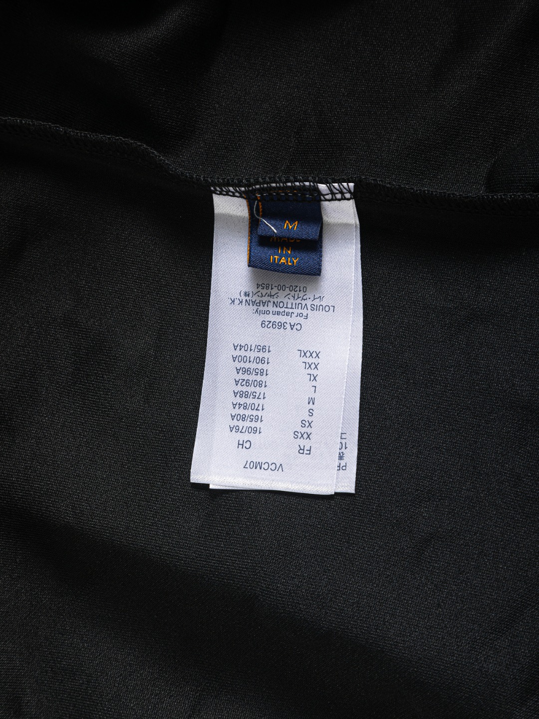 LV原單男士黑色短袖T恤 滿版壓紋老花經典款|超A仿原單精品圖片 14 LV原單男士黑色短袖T恤 滿版壓紋老花經典款|歐美奢侈品精品推薦