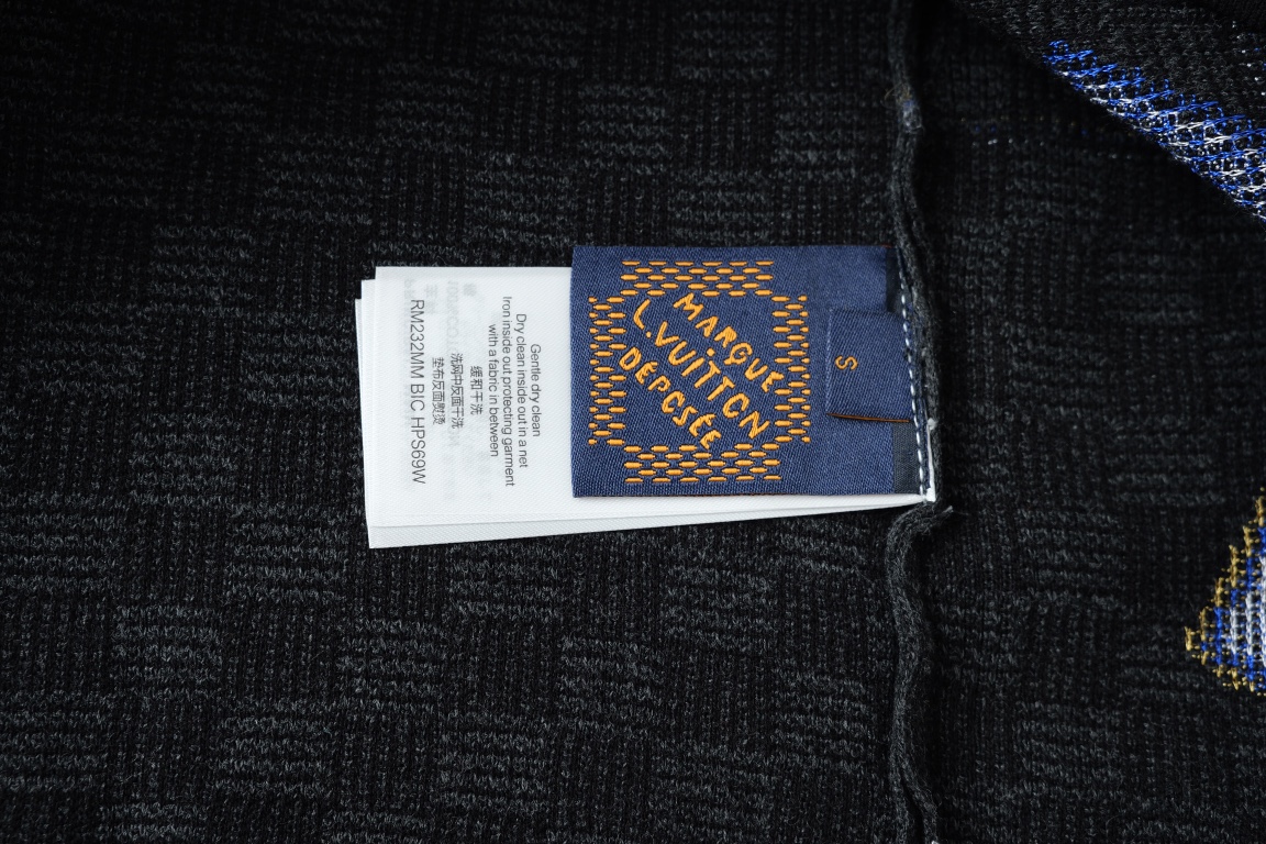 LV一比一刺繡貼章格紋短袖T 黑底設計 男用圖騰刺繡滿版短T｜歐美奢侈品精品推薦