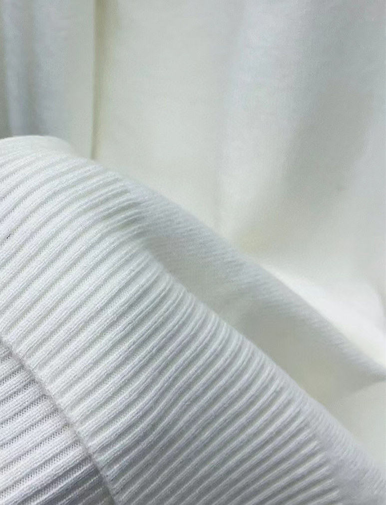 LV A貨經典文字刺繡設計針織長袖上衣（黑白色）｜歐美奢侈品精品推薦