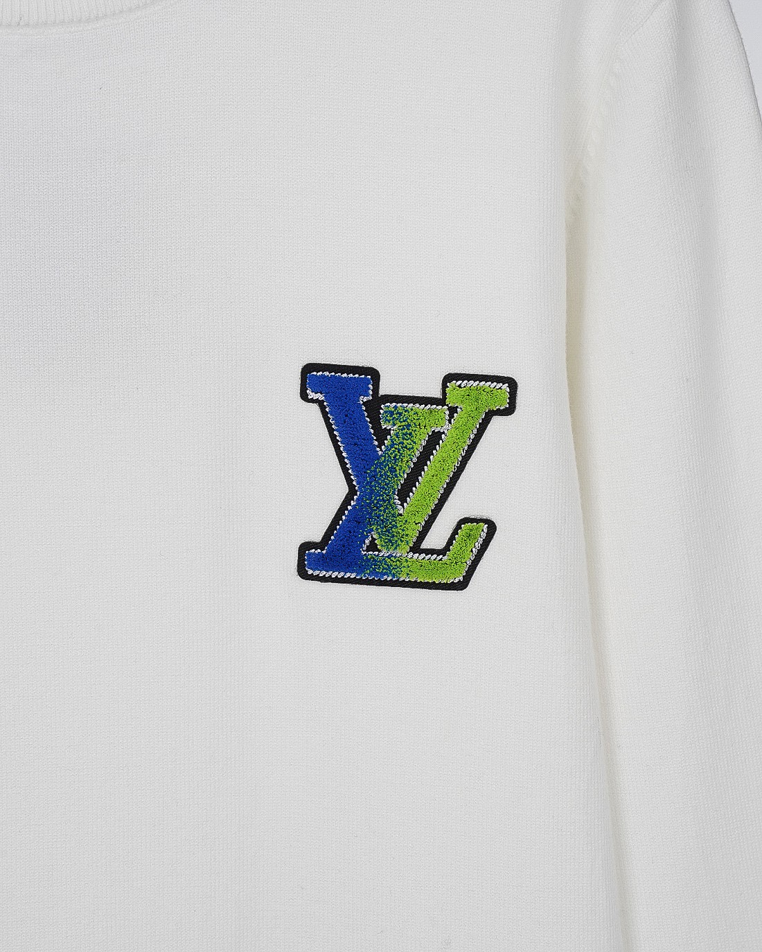 LV 高仿白色漸層刺繡LOGO毛衣 秋冬經典質感款