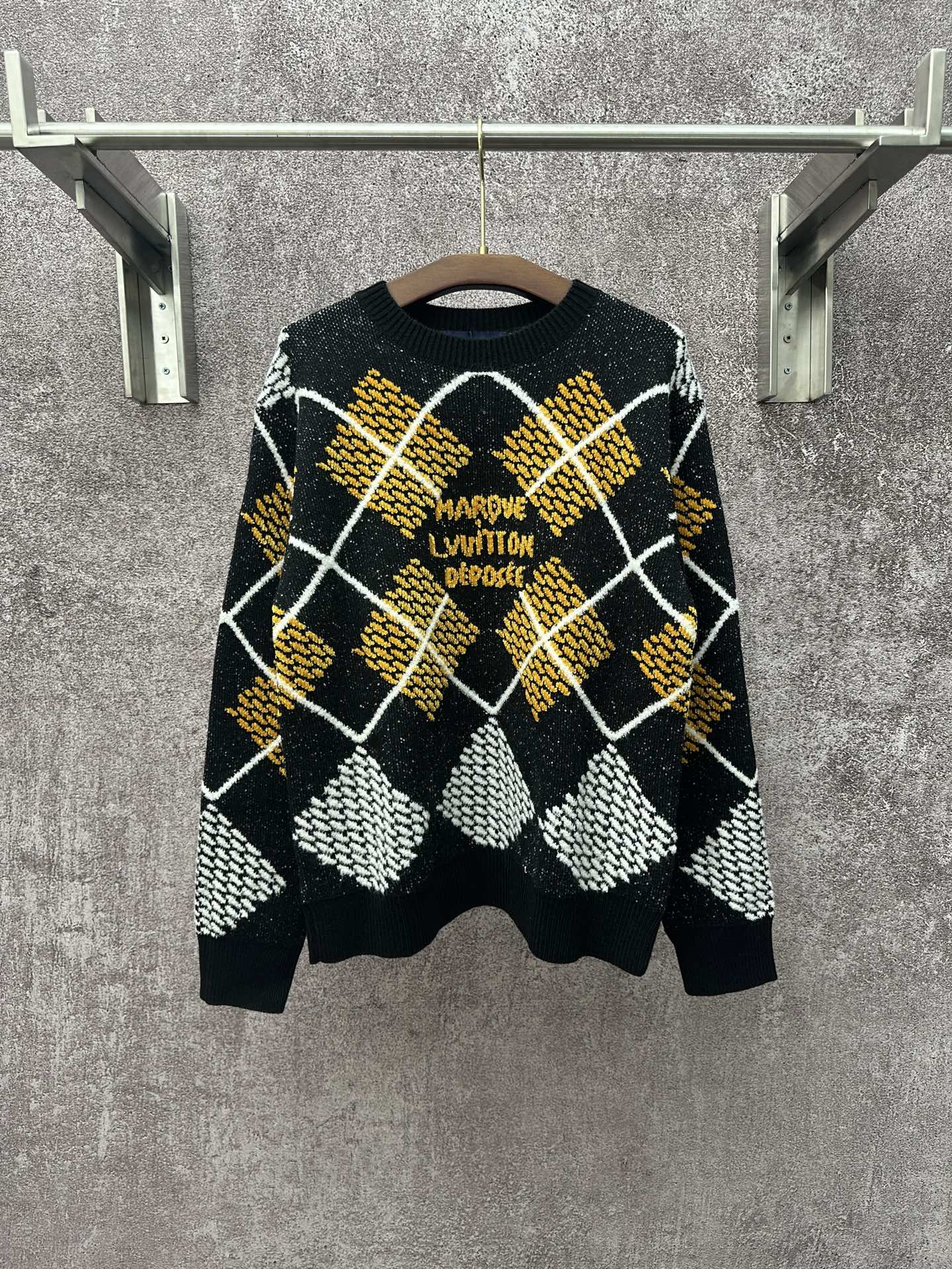 LV 高仿菱格紋針織毛衣 復古學院風格秋冬款