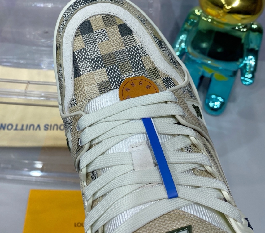 近期LV Trainer高仿鞋市場深度觀察：皮革壓紋深度與金屬件光澤已成鑑別復刻等級的關鍵所在｜歐美奢侈品精品推薦