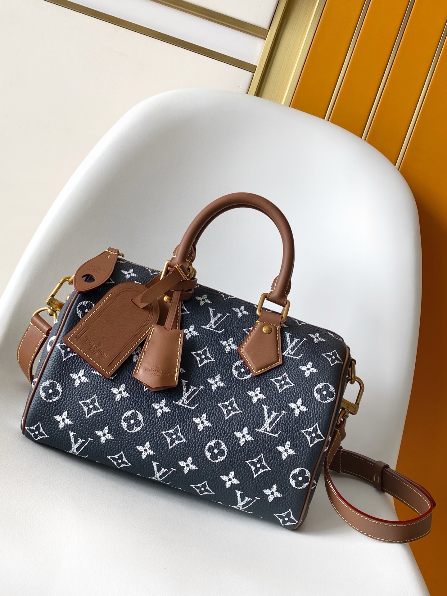 LV Speedy波士頓包高仿版本深度解析：植鞣革色澤變化與五金刻字工藝的實物觀察報告｜歐美奢侈品精品推薦