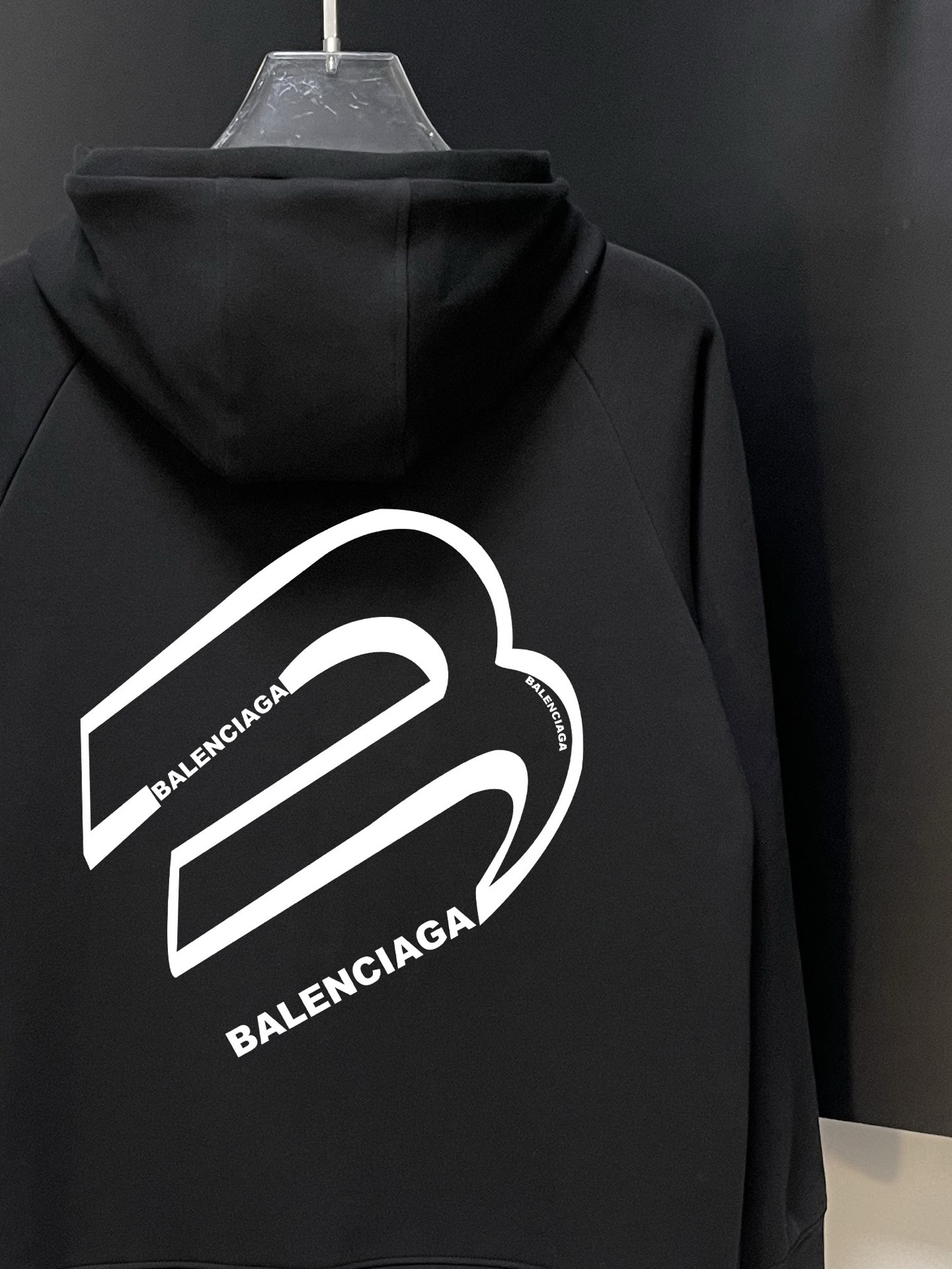 Balenciaga 高仿男士黑色連帽外套 簡約立體LOGO設計| 12 Balenciaga 高仿男士黑色連帽外套 簡約立體LOGO設計