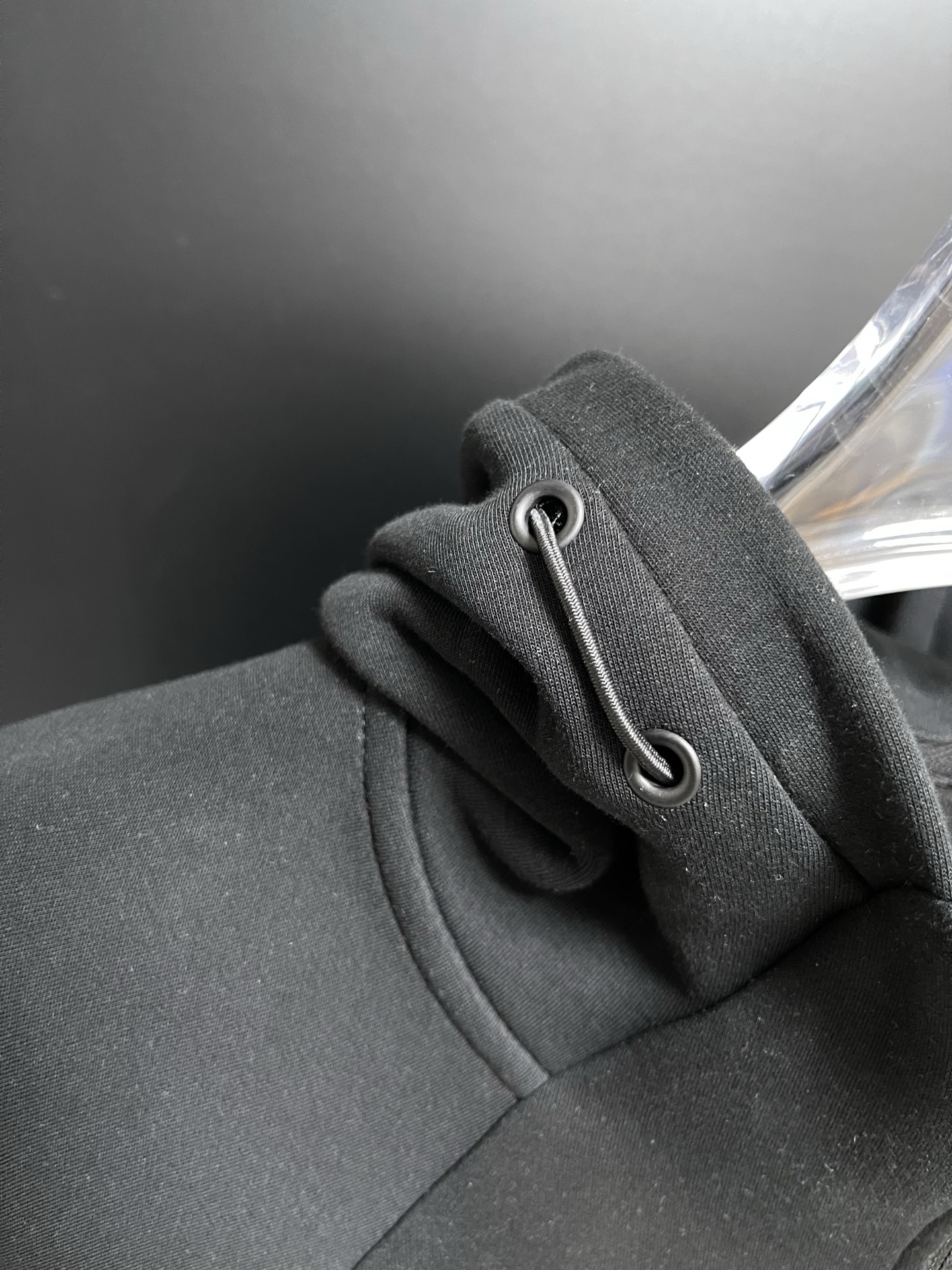 Balenciaga 高仿男士黑色連帽外套 簡約立體LOGO設計| 9 Balenciaga 高仿男士黑色連帽外套 簡約立體LOGO設計