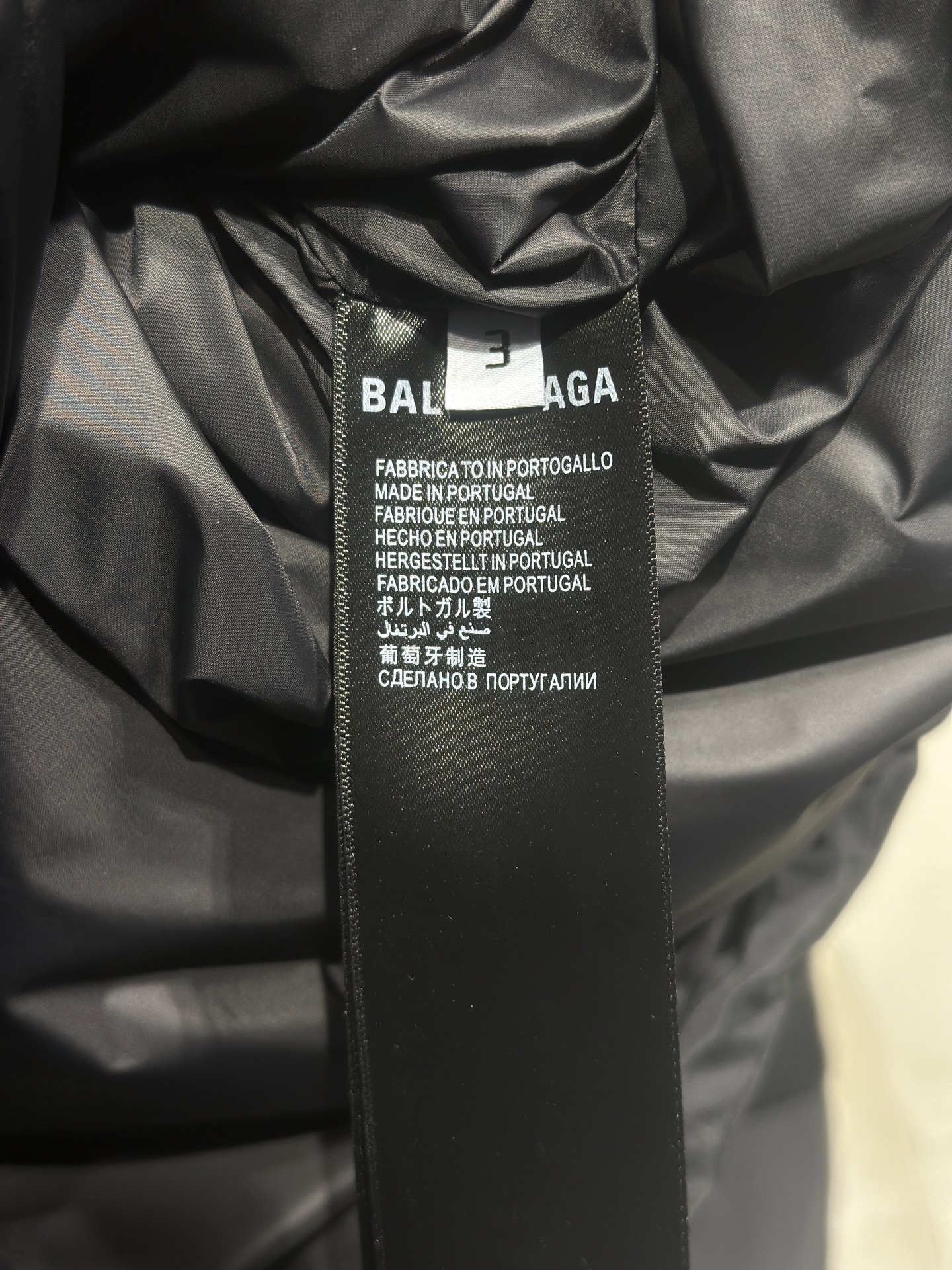 Balenciaga高仿男款羽絨外套 保暖立領冬季時尚單品| 16 Balenciaga高仿男款羽絨外套 保暖立領冬季時尚單品