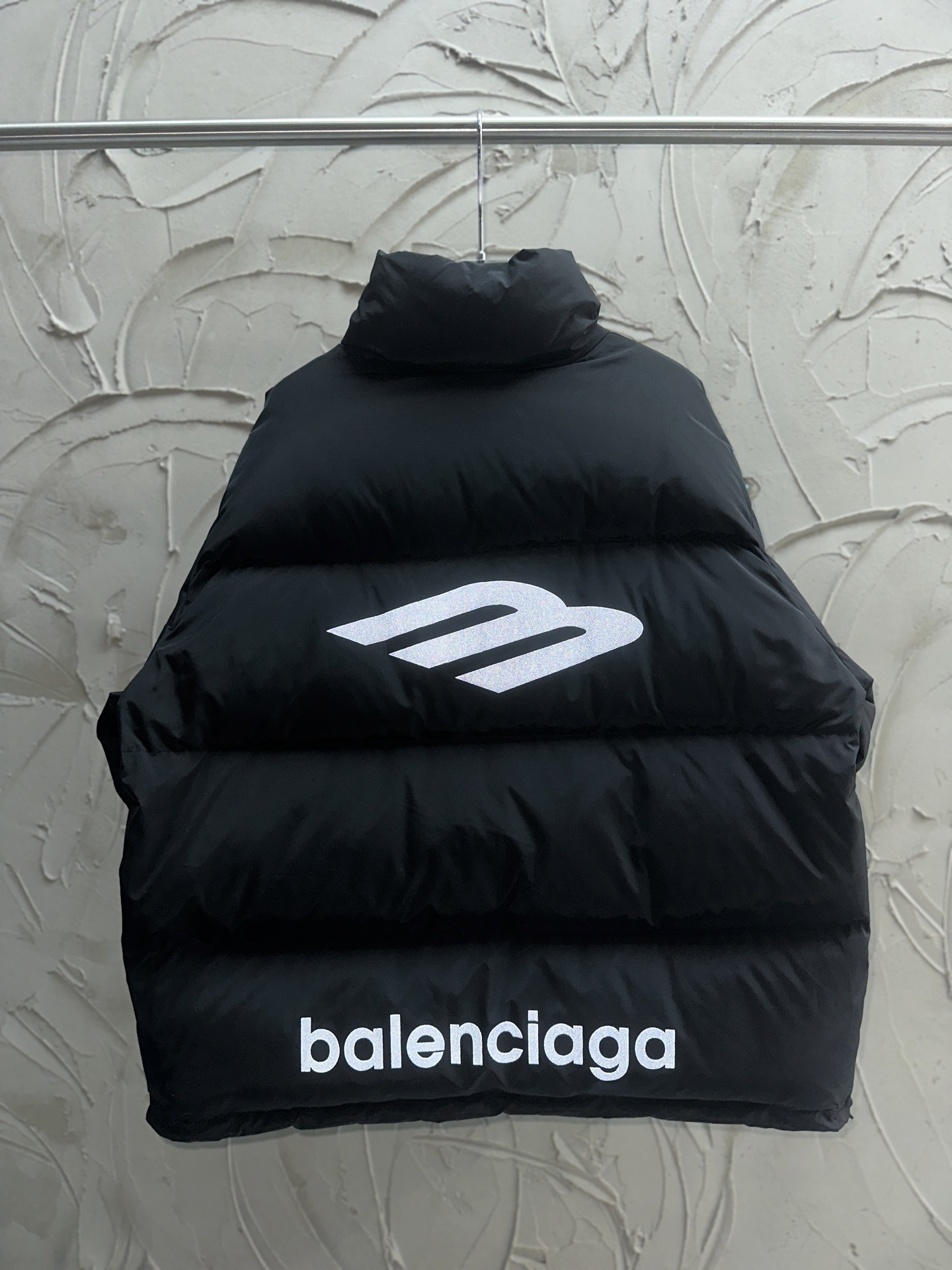 Balenciaga高仿男款羽絨外套 保暖立領冬季時尚單品| 15 Balenciaga高仿男款羽絨外套 保暖立領冬季時尚單品