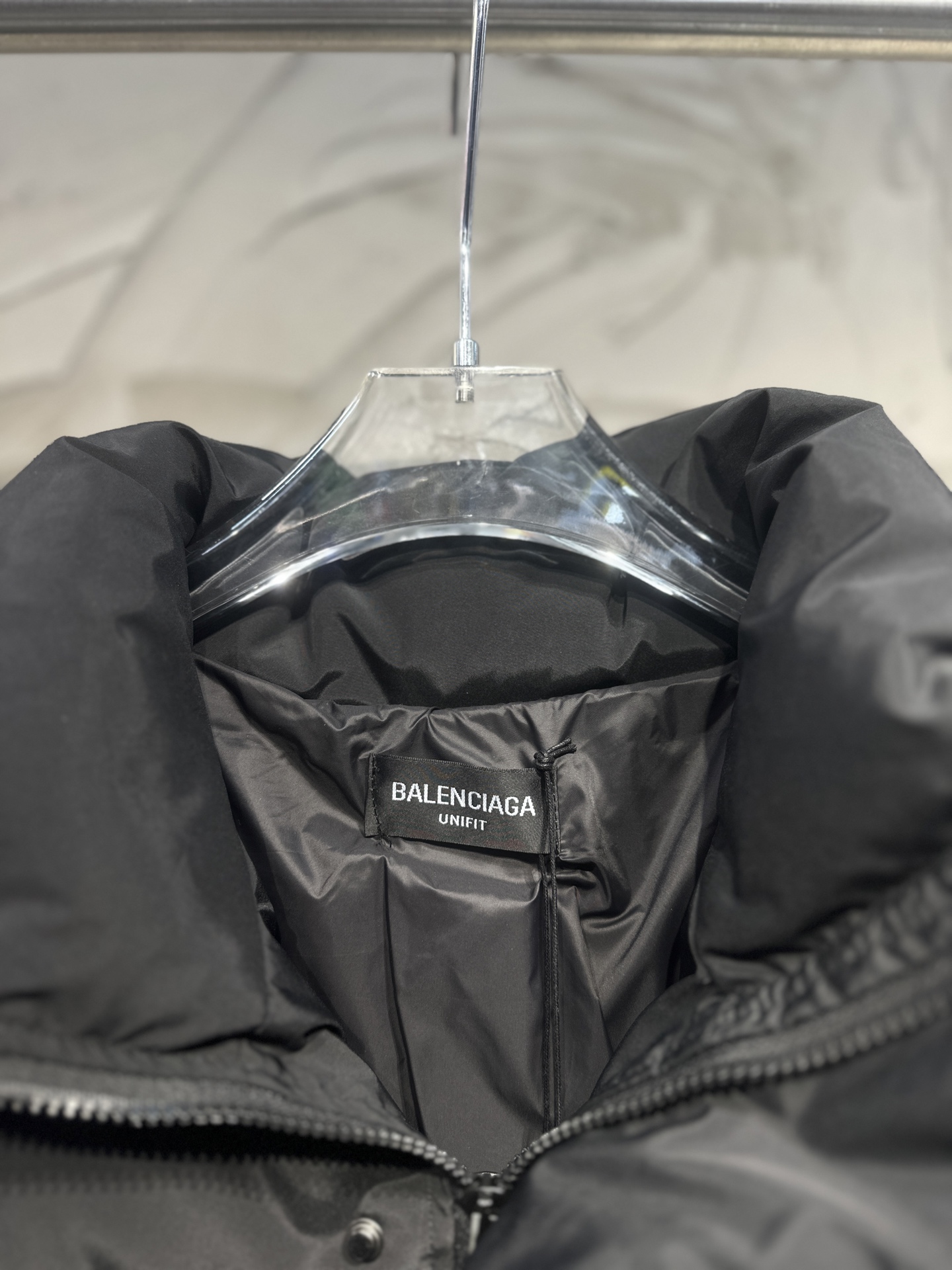 Balenciaga高仿男款羽絨外套 保暖立領冬季時尚單品| 13 Balenciaga高仿男款羽絨外套 保暖立領冬季時尚單品