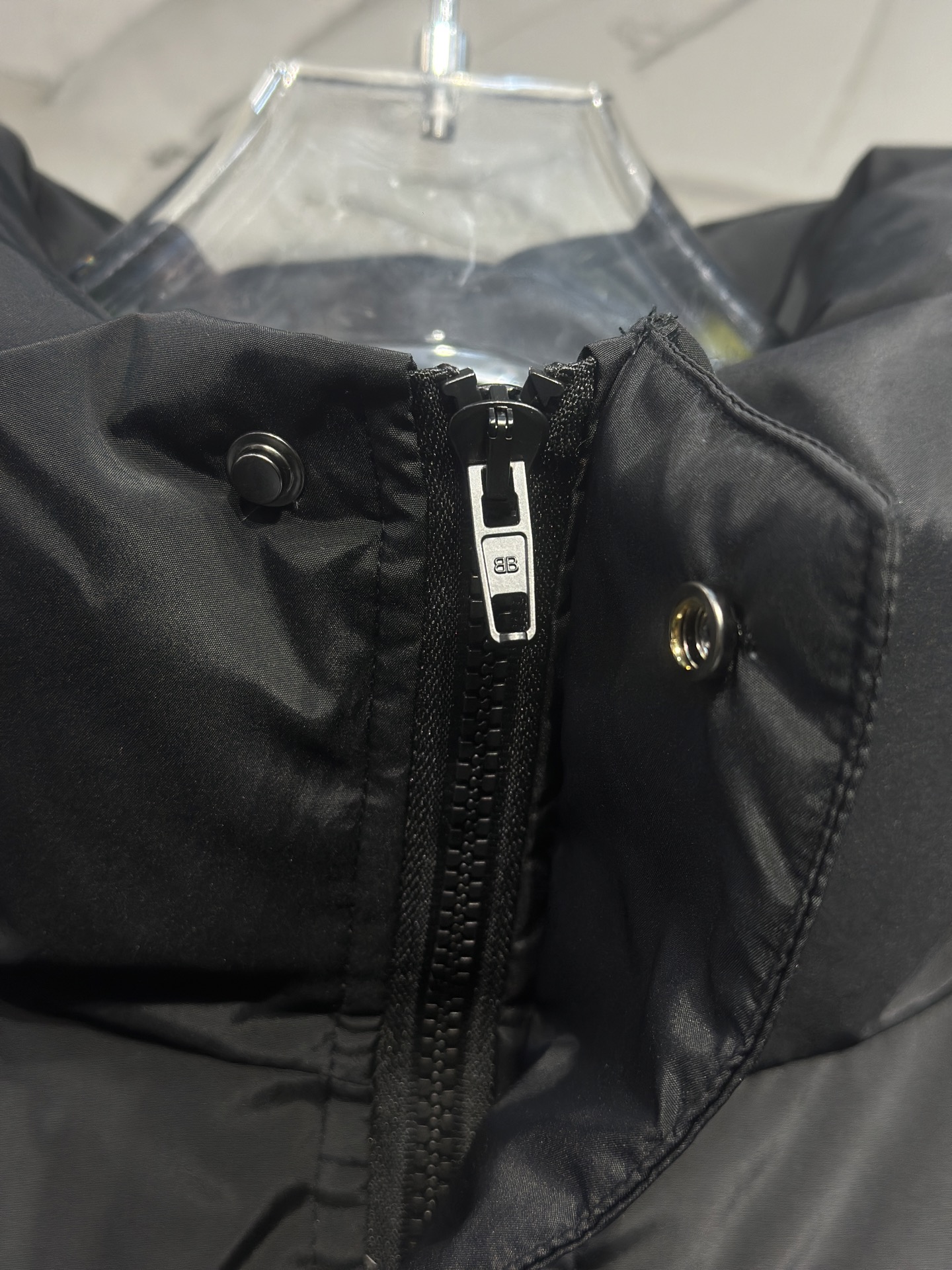 Balenciaga高仿男款羽絨外套 保暖立領冬季時尚單品| 11 Balenciaga高仿男款羽絨外套 保暖立領冬季時尚單品