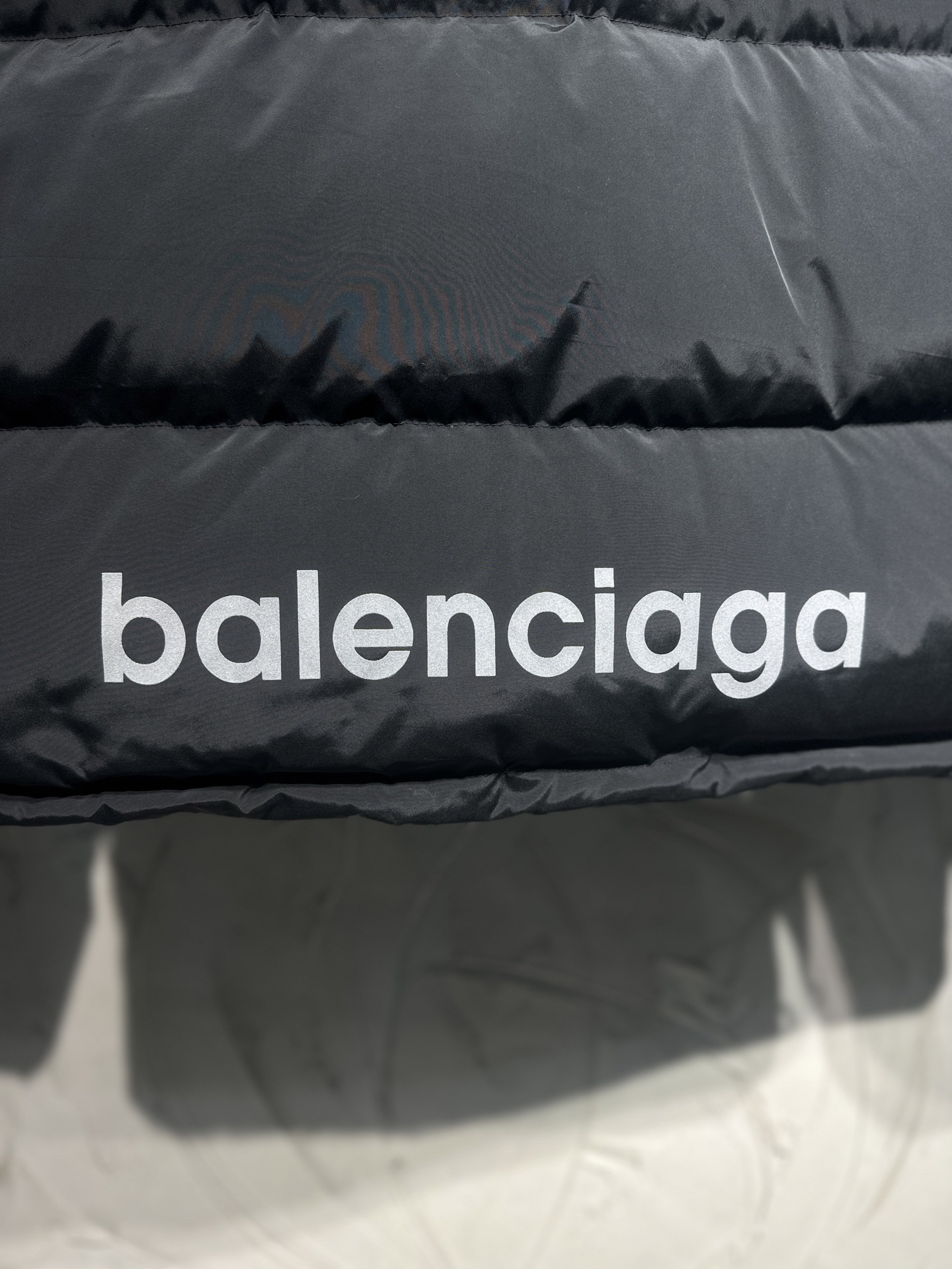 Balenciaga高仿男款羽絨外套 保暖立領冬季時尚單品| 9 Balenciaga高仿男款羽絨外套 保暖立領冬季時尚單品