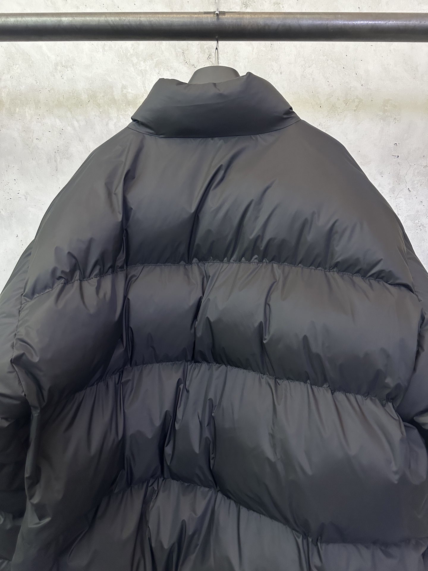 Balenciaga一比一男款羽絨外套 實搭拉鍊設計冬日百搭必備