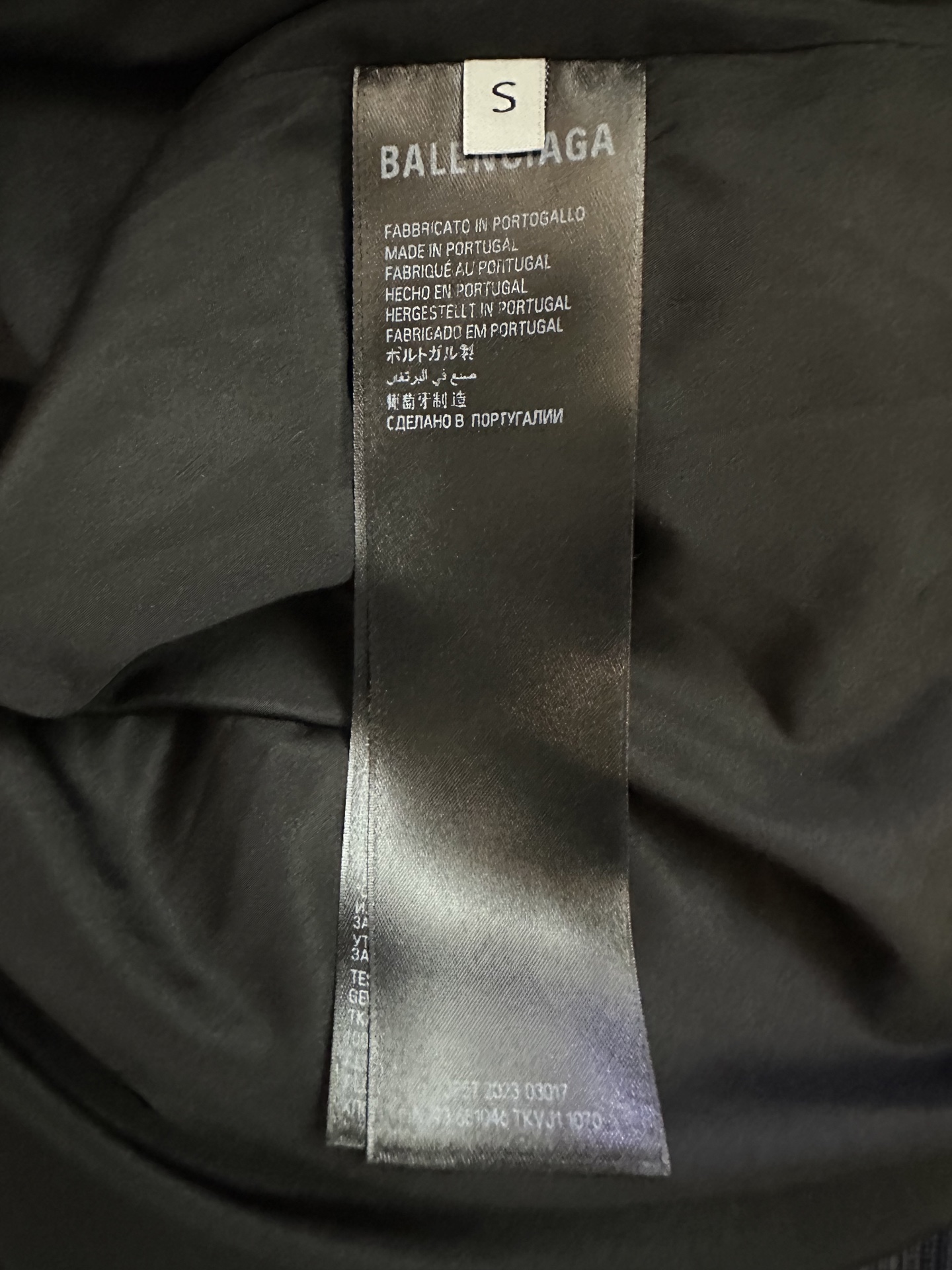 Balenciaga一比一男款羽絨外套 實搭拉鍊設計冬日百搭必備