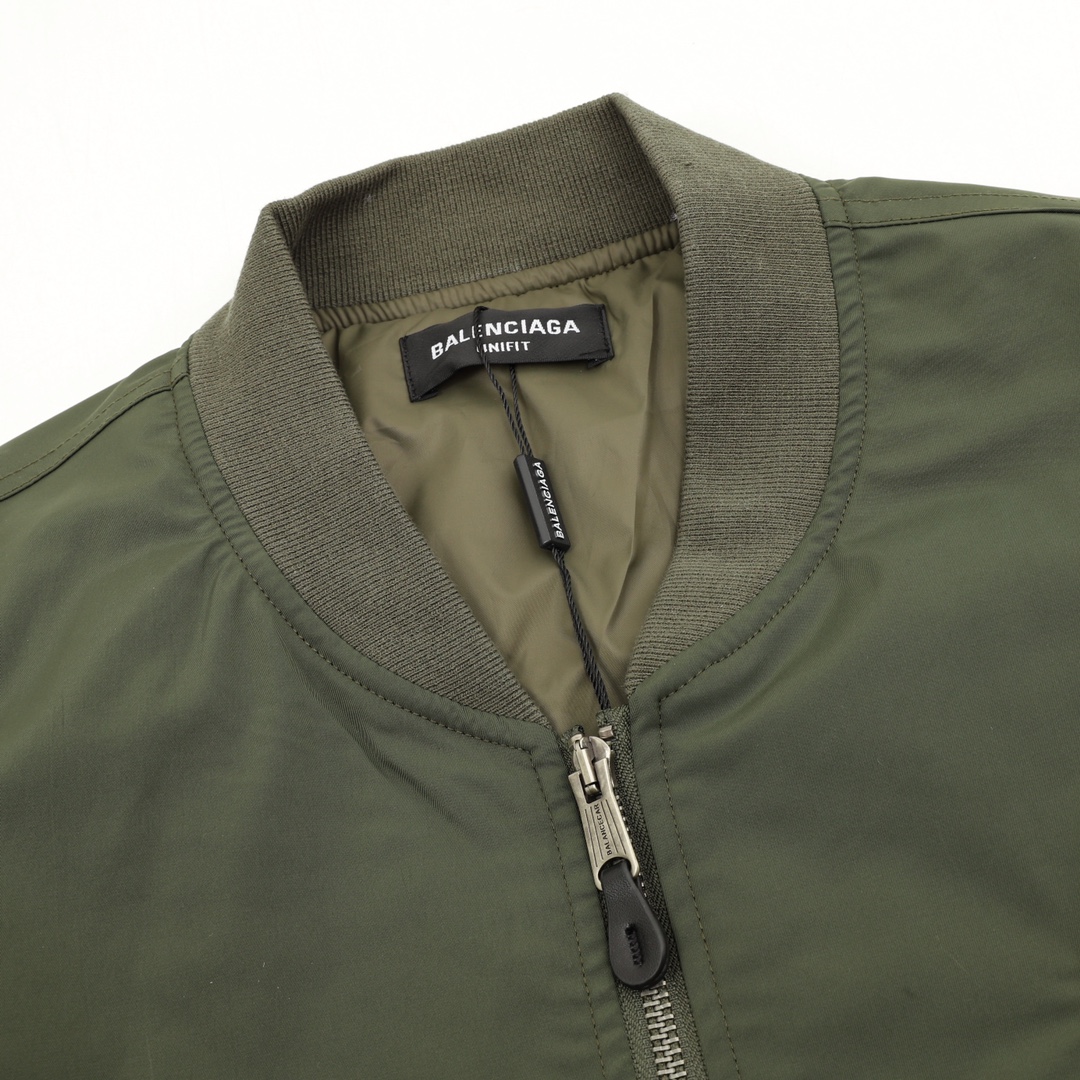 Balenciaga高仿飛行外套男款 軍綠復古徽章潮流單品