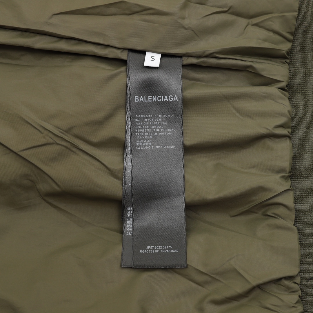 Balenciaga高仿飛行外套男款 軍綠復古徽章潮流單品