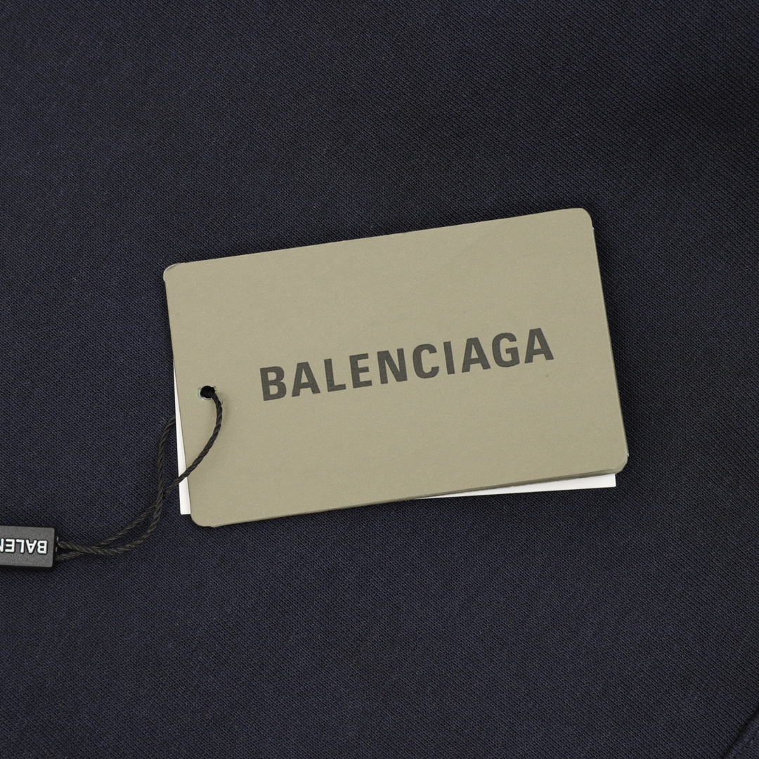 Balenciaga原單男款連帽外套 格紋內裏設計保暖實穿| 10 Balenciaga原單男款連帽外套 格紋內裏設計保暖實穿