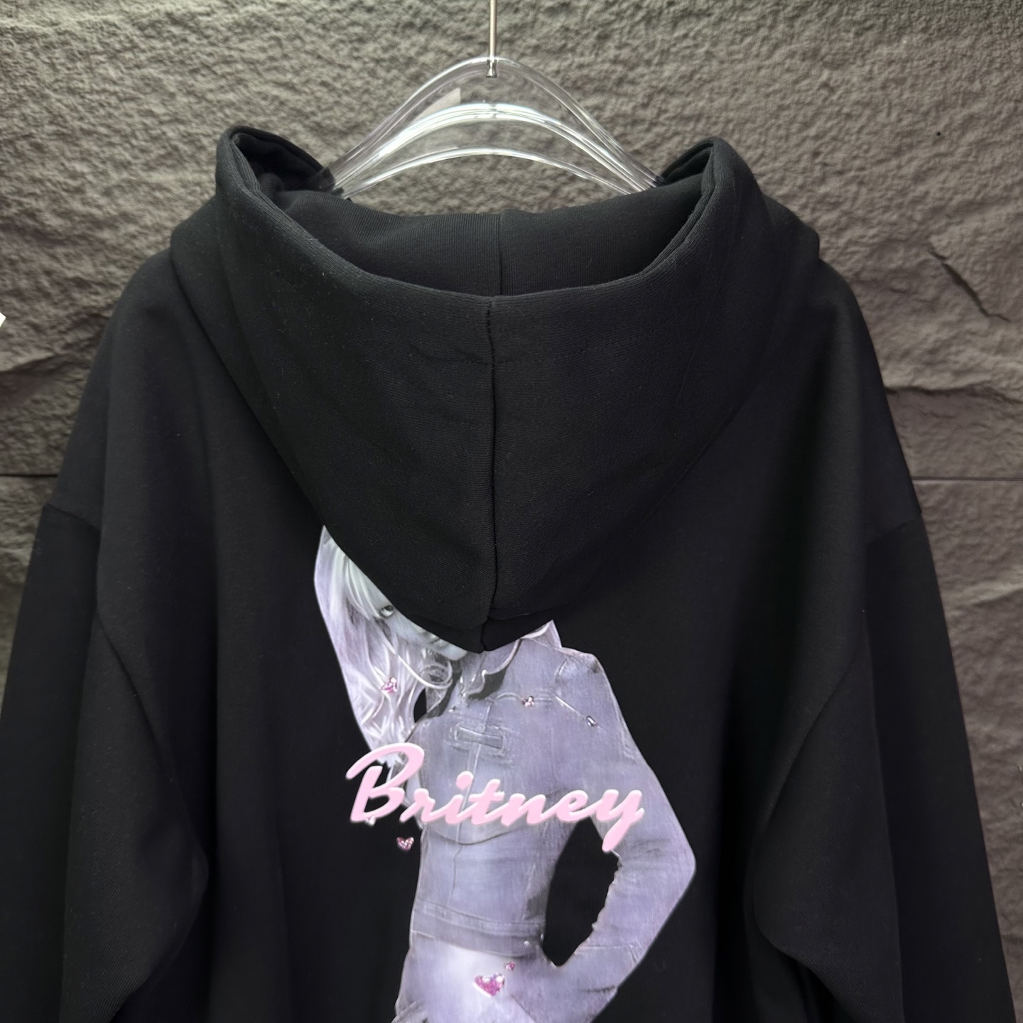 Balenciaga一比一女款連帽外套 黑色塗鴉甜酷風必備| 7 Balenciaga一比一女款連帽外套 黑色塗鴉甜酷風必備