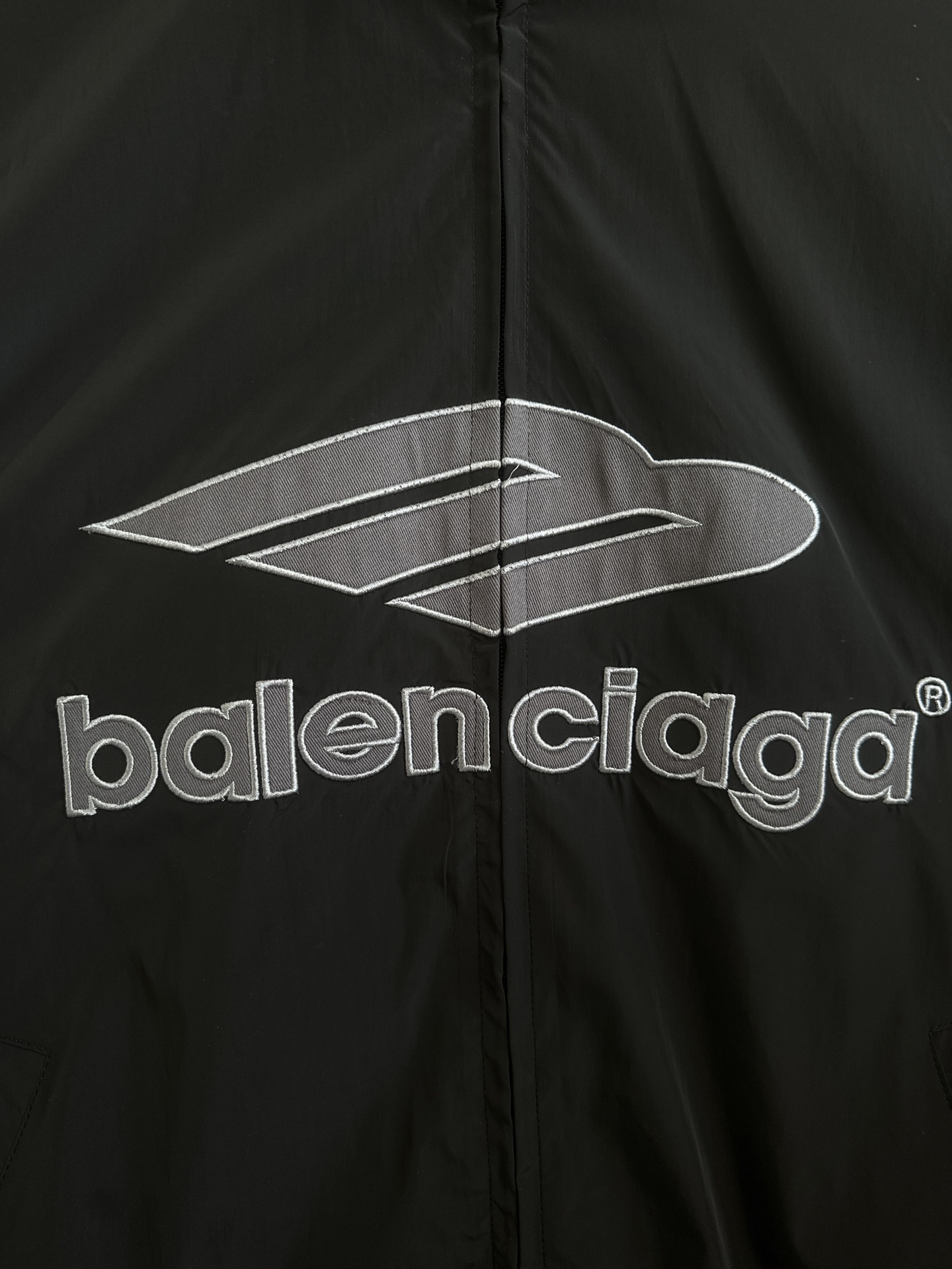 Balenciaga一比一男款運動外套 黑灰配色大Logo設計| 9 Balenciaga一比一男款運動外套 黑灰配色大Logo設計