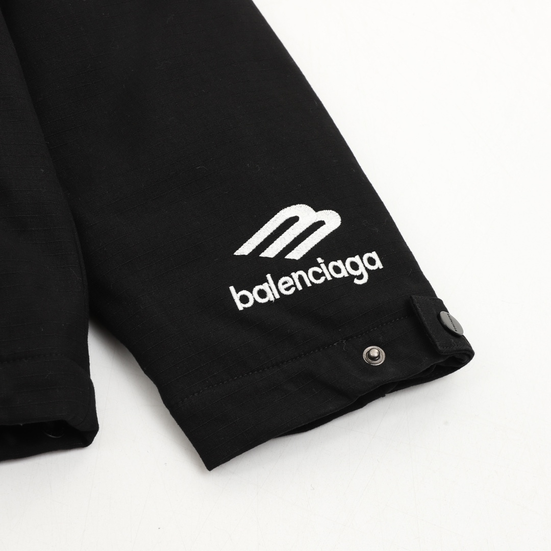 Balenciaga高仿連帽防風外套 黑色機能風設計都會實穿款| 11 Balenciaga高仿連帽防風外套 黑色機能風設計都會實穿款