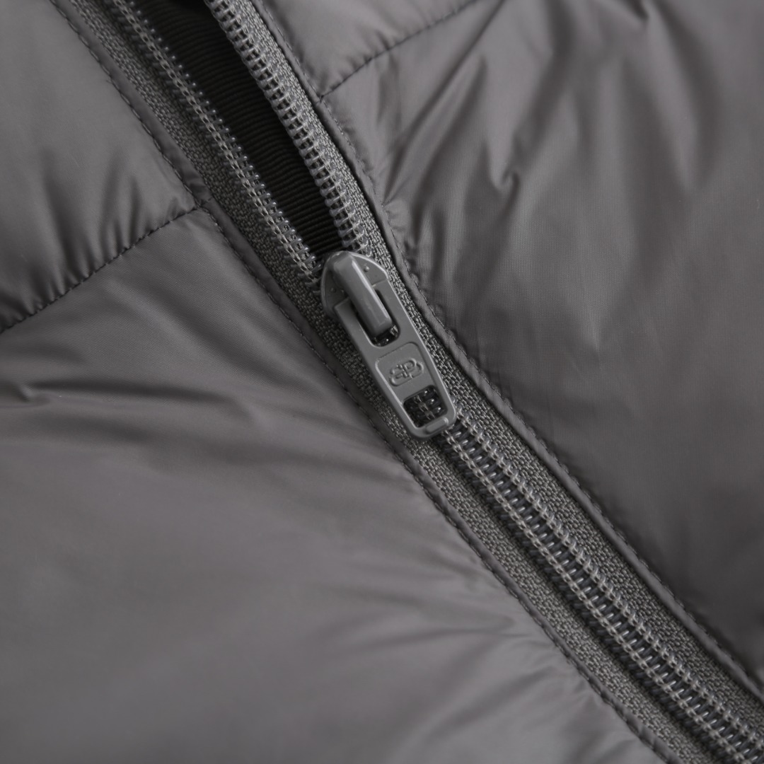 Balenciaga A貨男士羽絨外套 灰色立領極簡保暖款| 10 Balenciaga A貨男士羽絨外套 灰色立領極簡保暖款