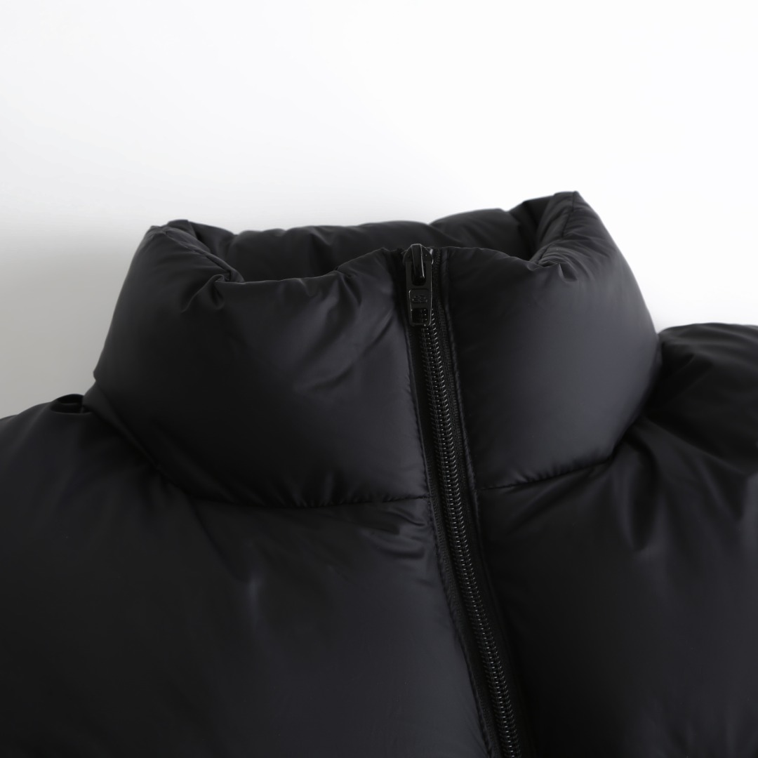 Balenciaga高仿羽絨外套 黑色立領設計男士極簡保暖款| 12 Balenciaga高仿羽絨外套 黑色立領設計男士極簡保暖款