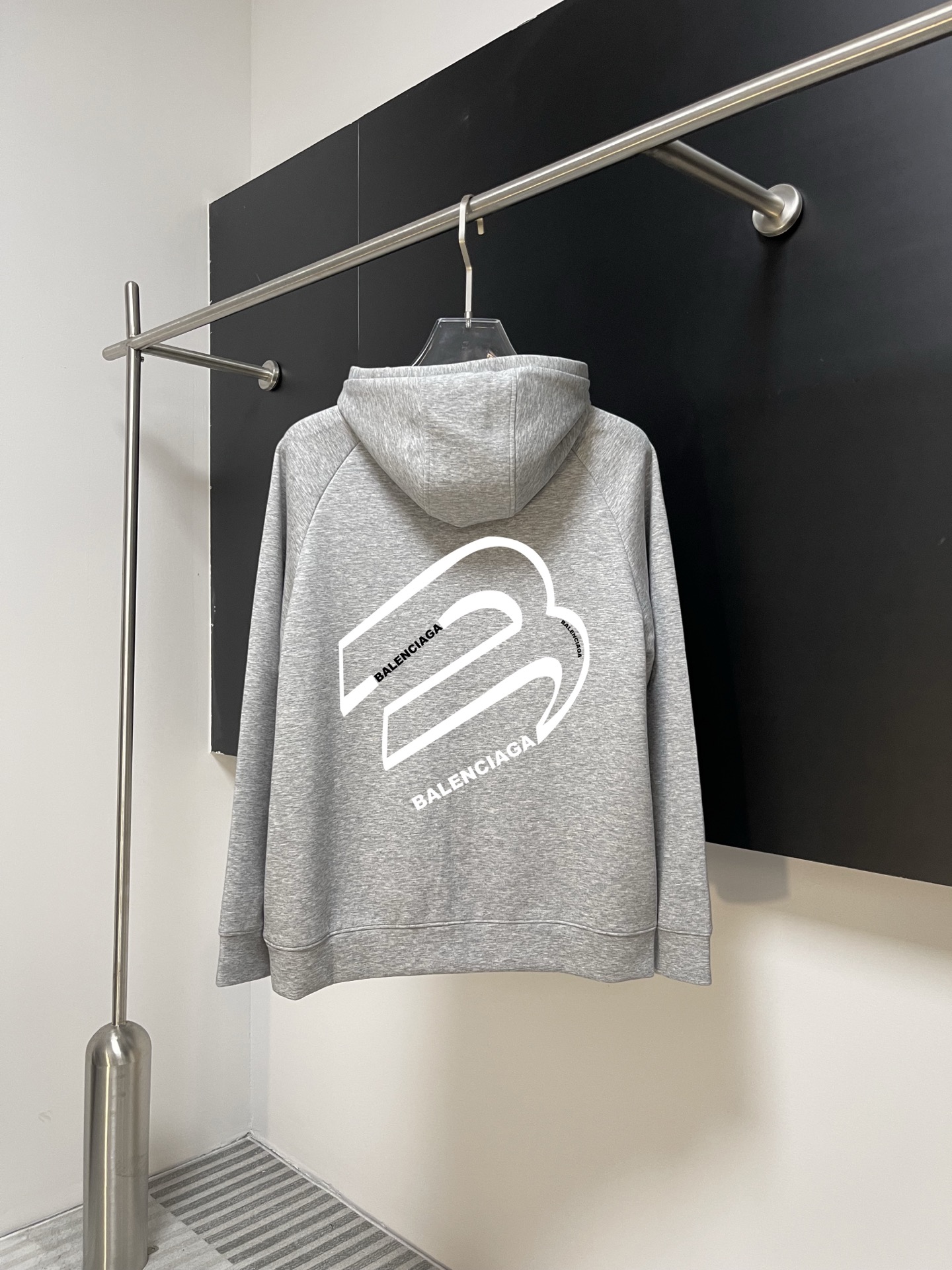 Balenciaga 一比一男士灰色機能帽外套 運動風簡約百搭款| 13 Balenciaga 一比一男士灰色機能帽外套 運動風簡約百搭款