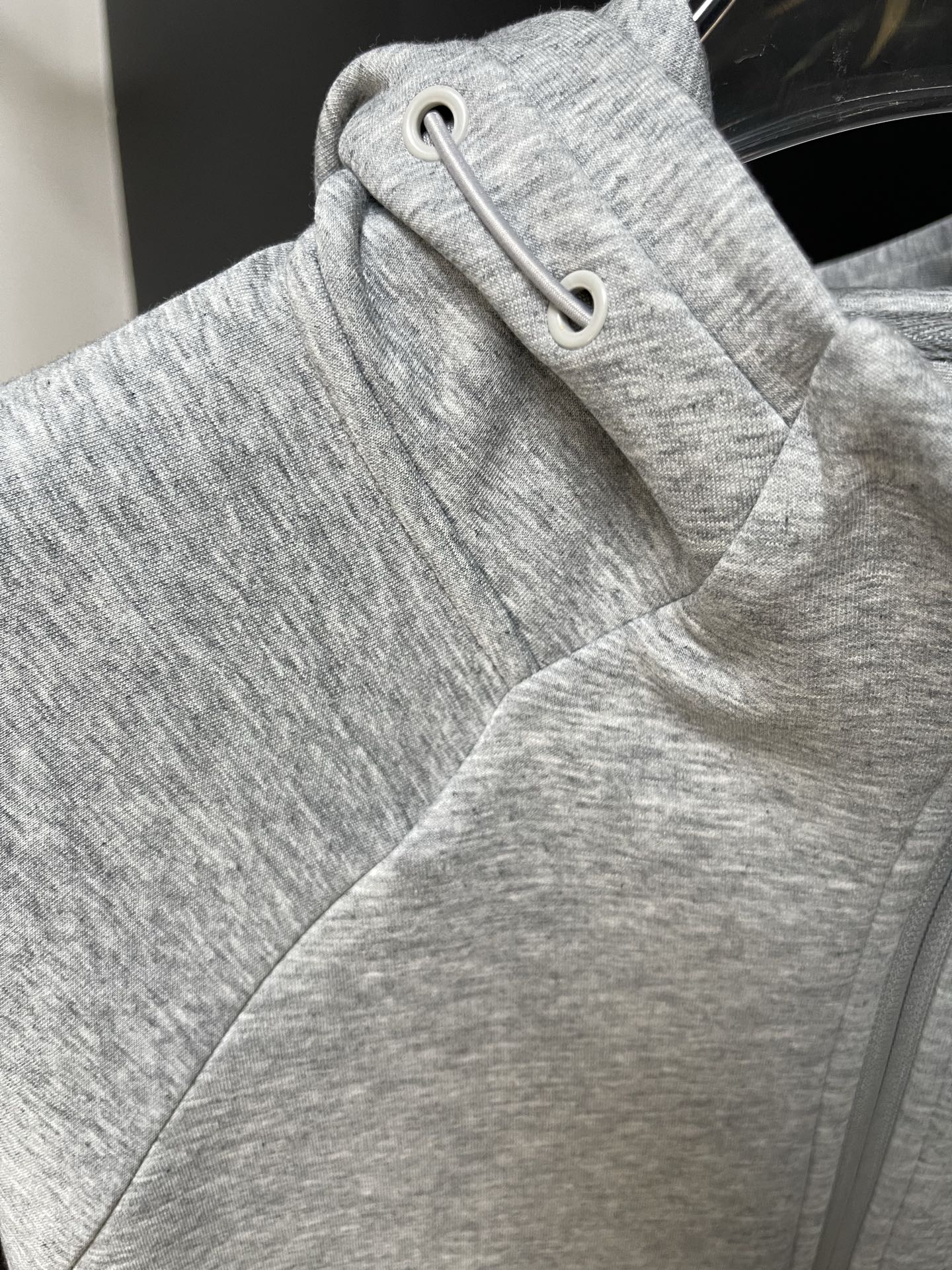 Balenciaga 一比一男士灰色機能帽外套 運動風簡約百搭款| 10 Balenciaga 一比一男士灰色機能帽外套 運動風簡約百搭款