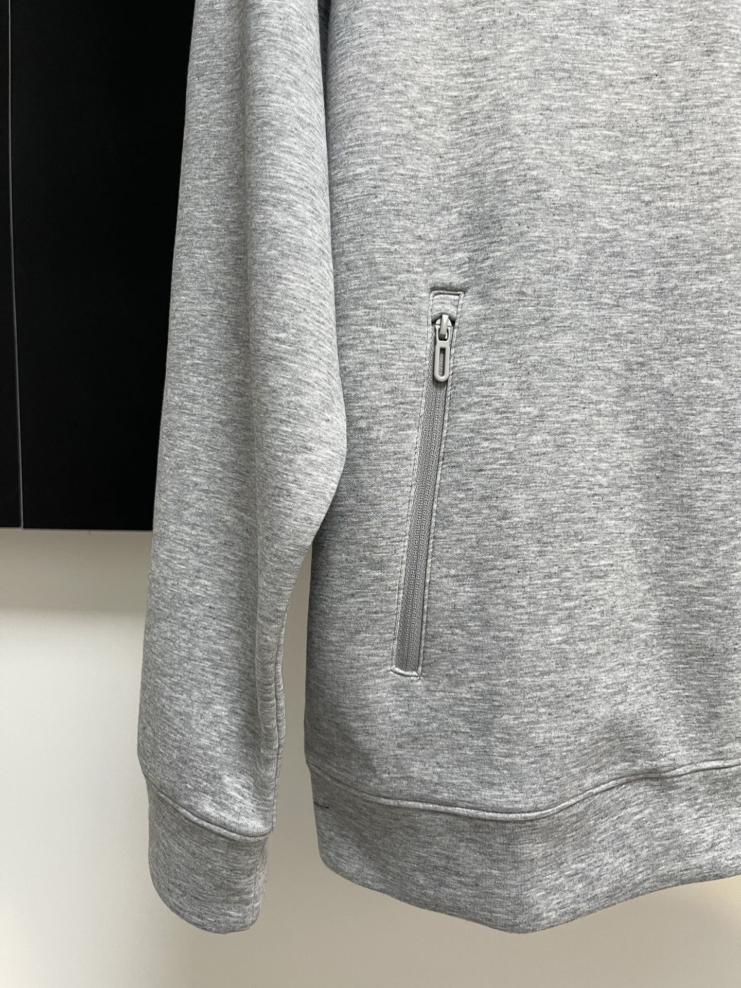 Balenciaga 一比一男士灰色機能帽外套 運動風簡約百搭款| 9 Balenciaga 一比一男士灰色機能帽外套 運動風簡約百搭款