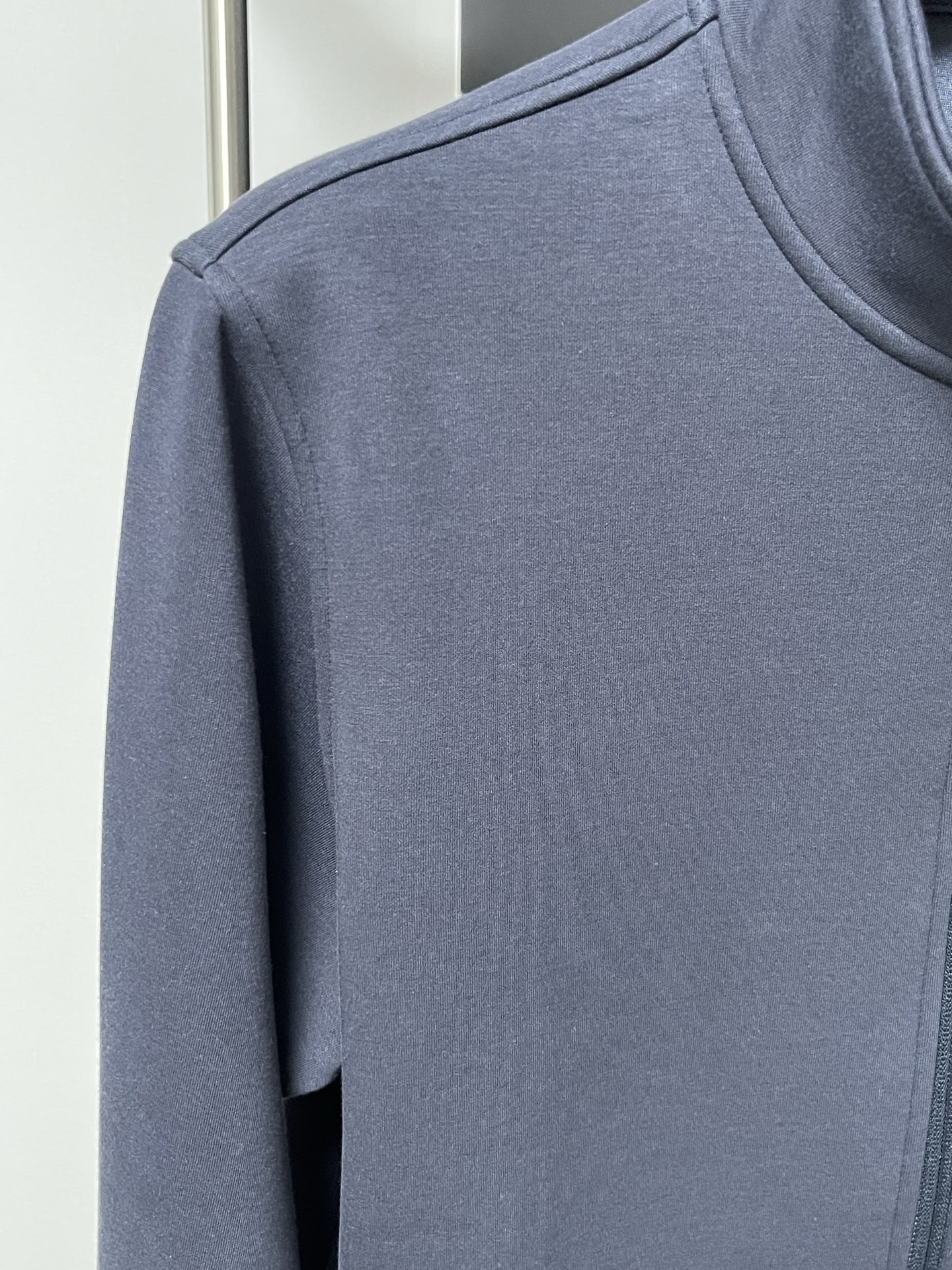 Balenciaga 高仿男士深藍立領外套 質感車線修身版型| 10 Balenciaga 高仿男士深藍立領外套 質感車線修身版型
