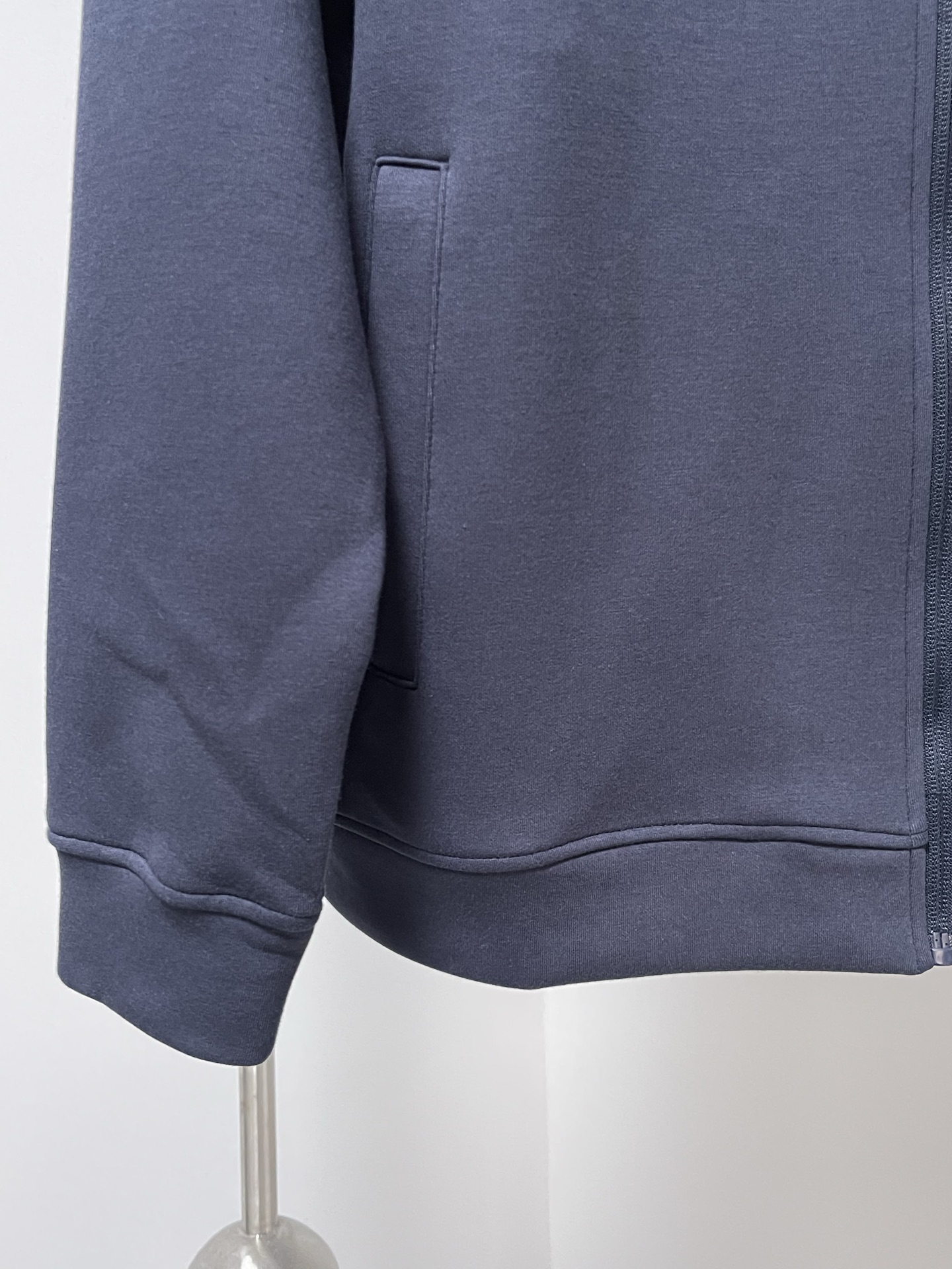 Balenciaga 高仿男士深藍立領外套 質感車線修身版型| 9 Balenciaga 高仿男士深藍立領外套 質感車線修身版型