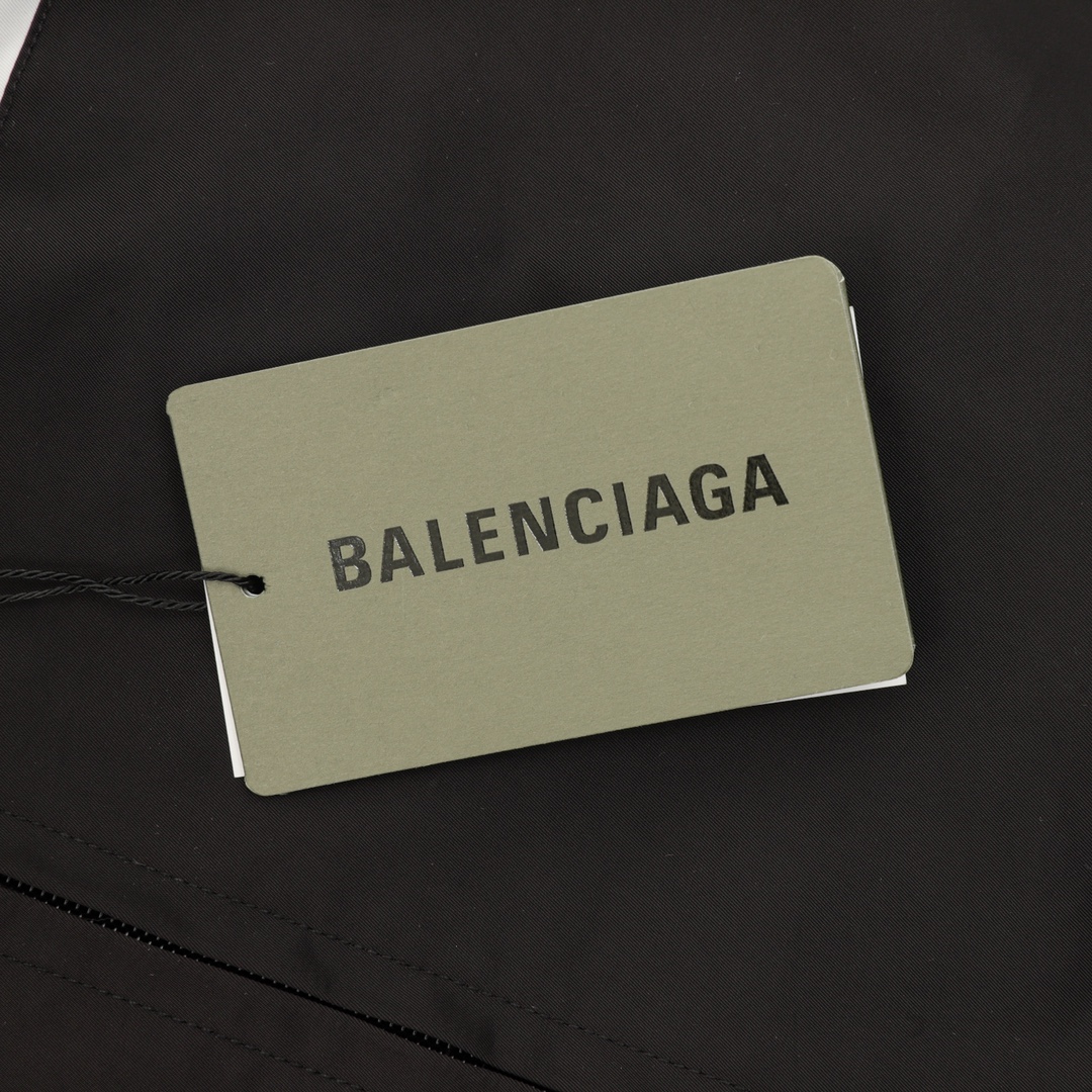 Balenciaga 高仿男士黑色拼接外套 條紋撞色立領潮流款| 10 Balenciaga 高仿男士黑色拼接外套 條紋撞色立領潮流款
