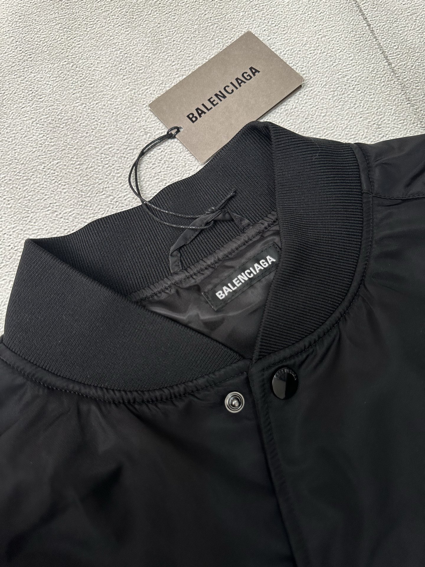 Balenciaga 原單男士飛行外套 Luxury立體字樣 輕量棒球風設計| 8 Balenciaga 原單男士飛行外套 Luxury立體字樣 輕量棒球風設計