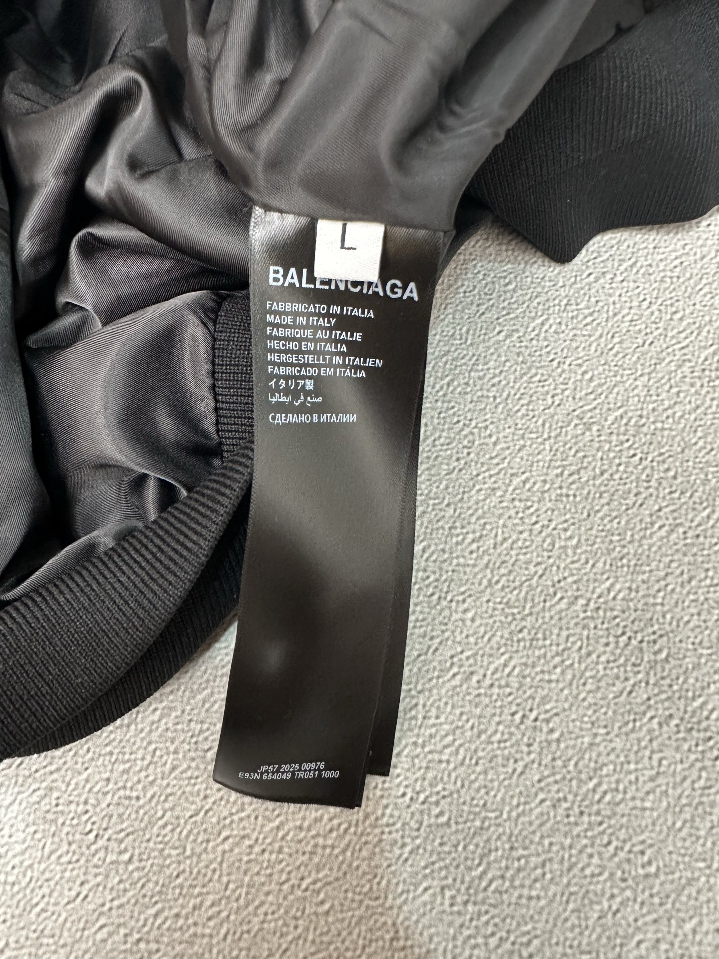 Balenciaga 原單男士飛行外套 Luxury立體字樣 輕量棒球風設計| 7 Balenciaga 原單男士飛行外套 Luxury立體字樣 輕量棒球風設計