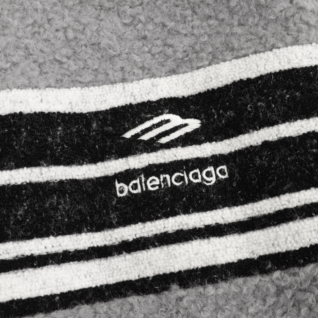 Balenciaga高仿連帽外套 男款灰黑拼色羊羔毛運動風設計| 12 Balenciaga高仿連帽外套 男款灰黑拼色羊羔毛運動風設計