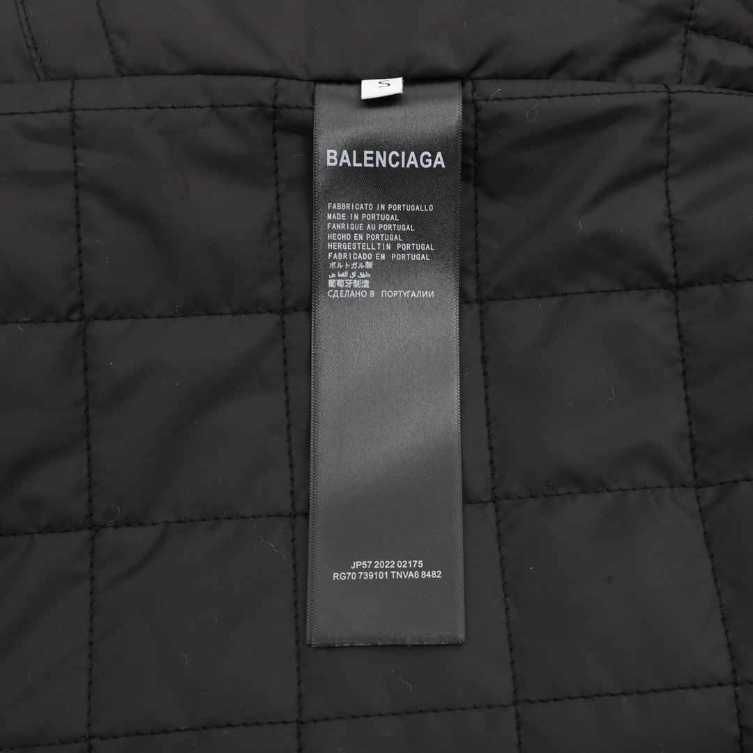 Balenciaga高仿連帽外套 男款灰黑拼色羊羔毛運動風設計| 7 Balenciaga高仿連帽外套 男款灰黑拼色羊羔毛運動風設計