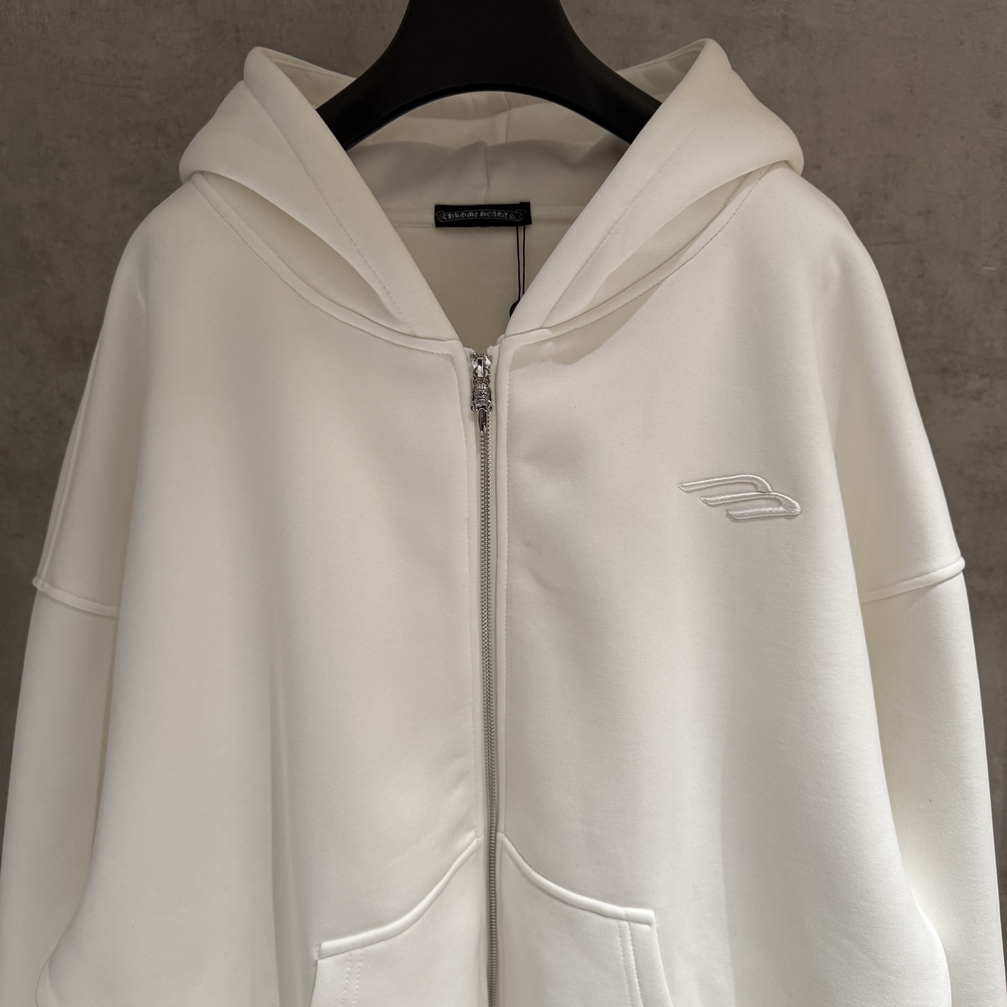 Balenciaga高仿男士連帽外套 純白簡約刺繡風日系極簡設計| 11 Balenciaga高仿男士連帽外套 純白簡約刺繡風日系極簡設計