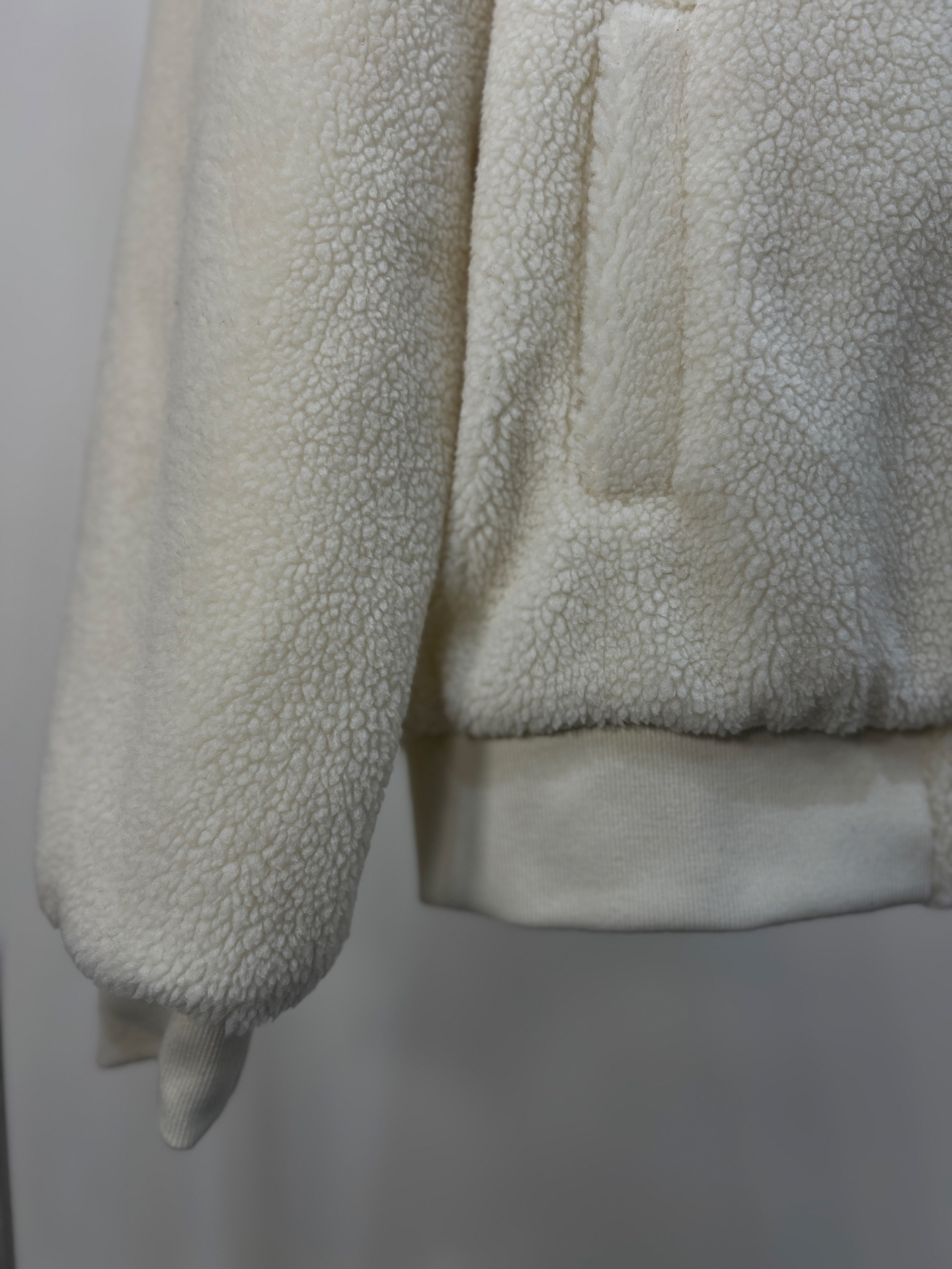 Balenciaga 一比一男士白色羊羔絨外套 簡約立領拉鍊款| 10 Balenciaga 一比一男士白色羊羔絨外套 簡約立領拉鍊款