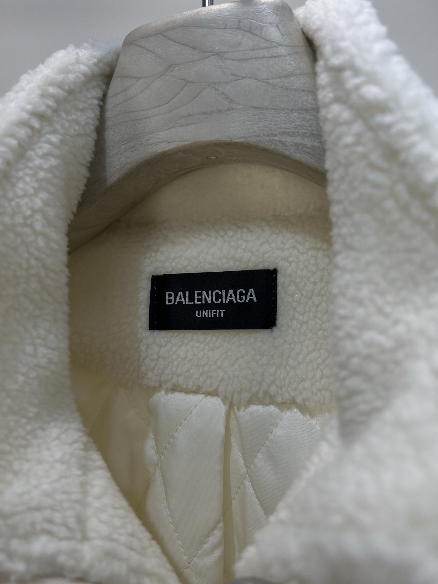 Balenciaga 一比一男士白色羊羔絨外套 簡約立領拉鍊款| 9 Balenciaga 一比一男士白色羊羔絨外套 簡約立領拉鍊款