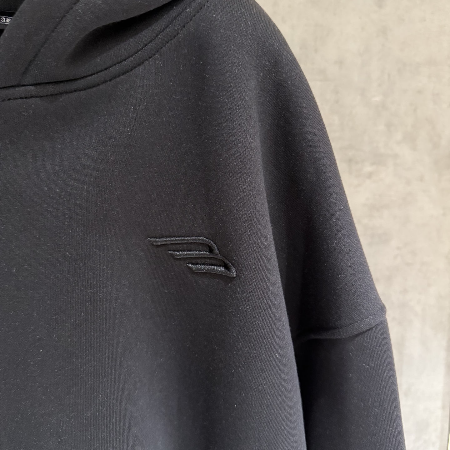 Balenciaga一比一男士連帽外套 黑色極簡全素拉鍊寬鬆設計| 10 Balenciaga一比一男士連帽外套 黑色極簡全素拉鍊寬鬆設計